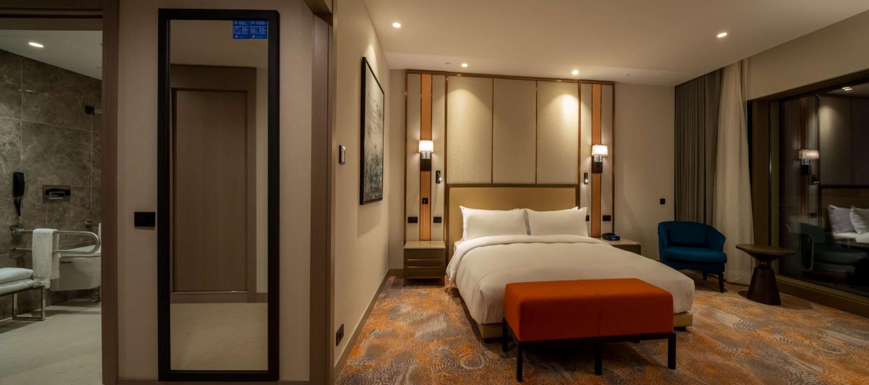 King Room - Mobility Accessible