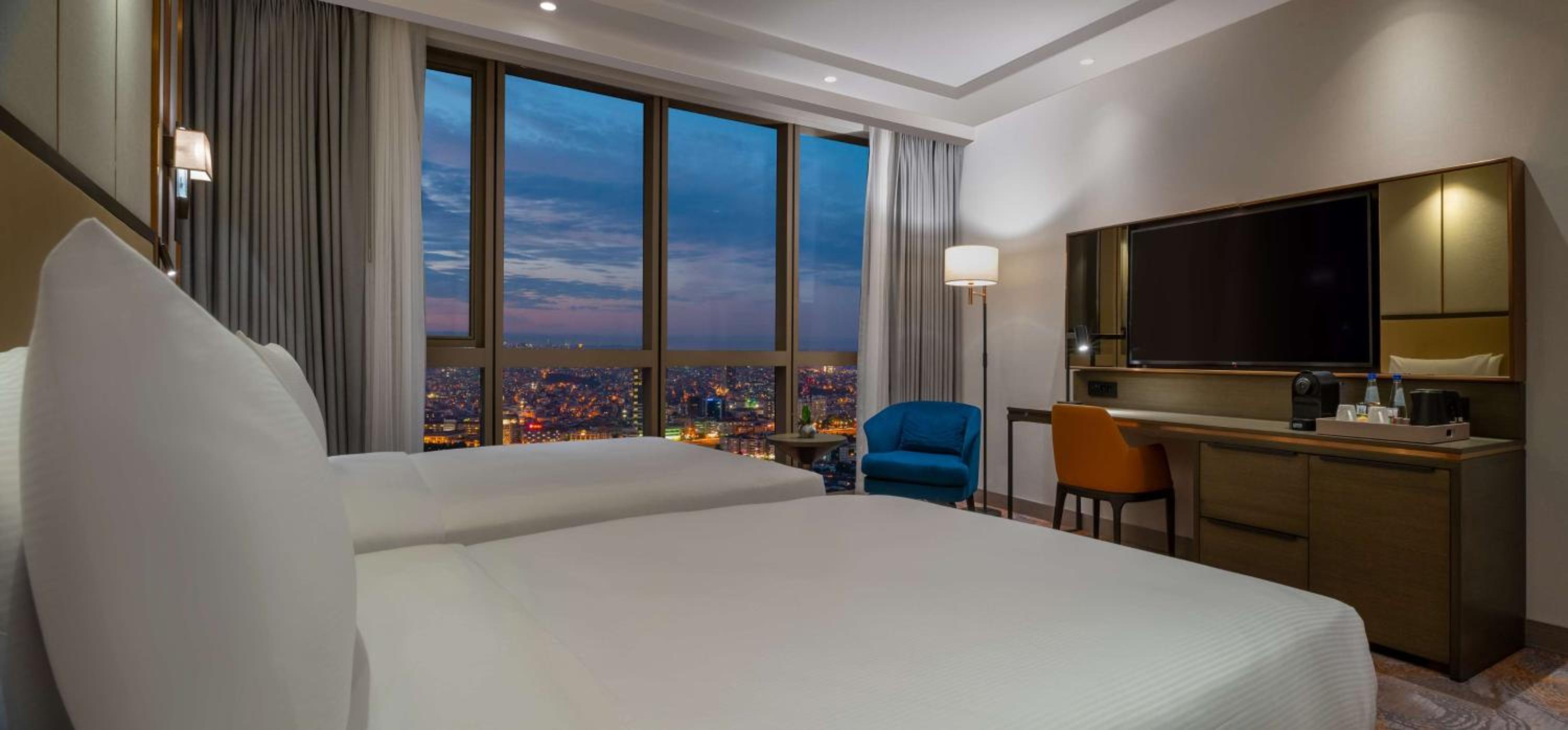 Two Double Beds Deluxe Room with Terrace thumbnail 5