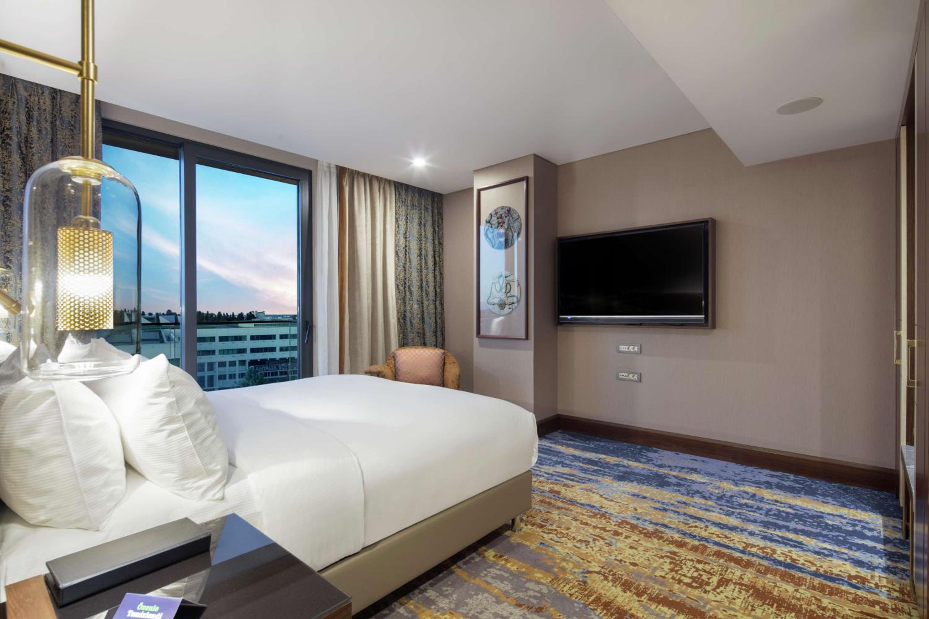 King Room with City View