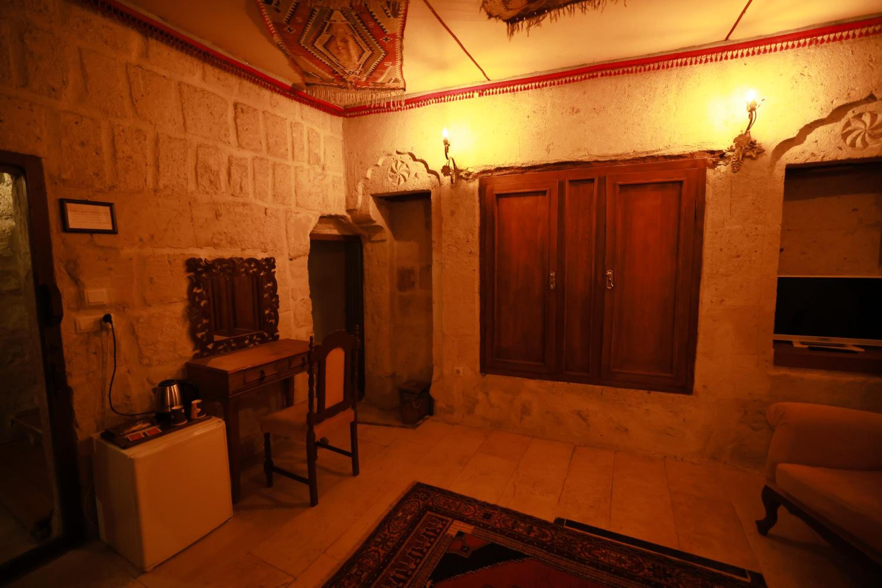 Deluxe Double or Twin Room with Mountain View - Photo 4