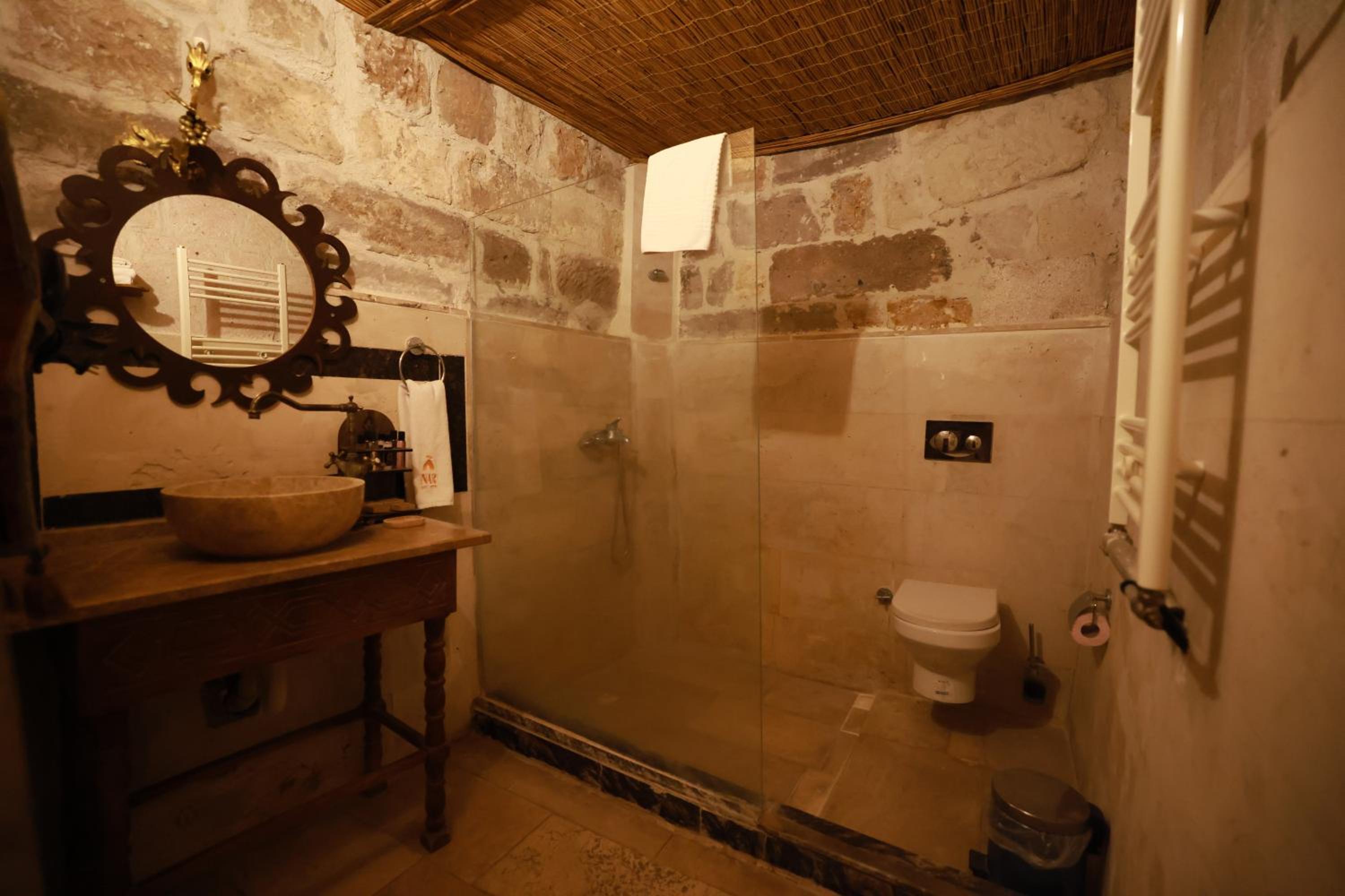 Deluxe Double or Twin Room with Mountain View - Photo 2