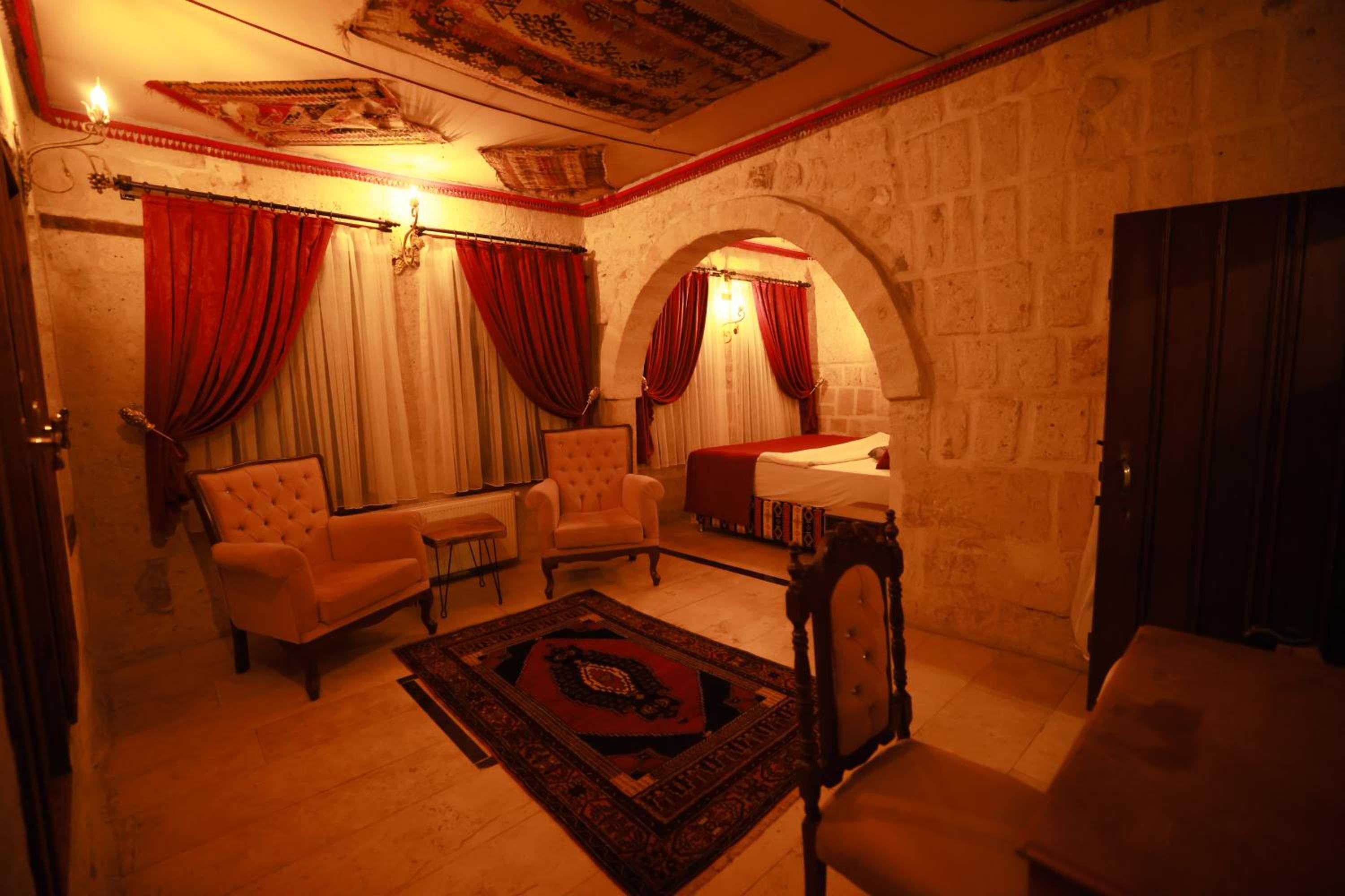 Deluxe Double or Twin Room with Mountain View - Photo 1