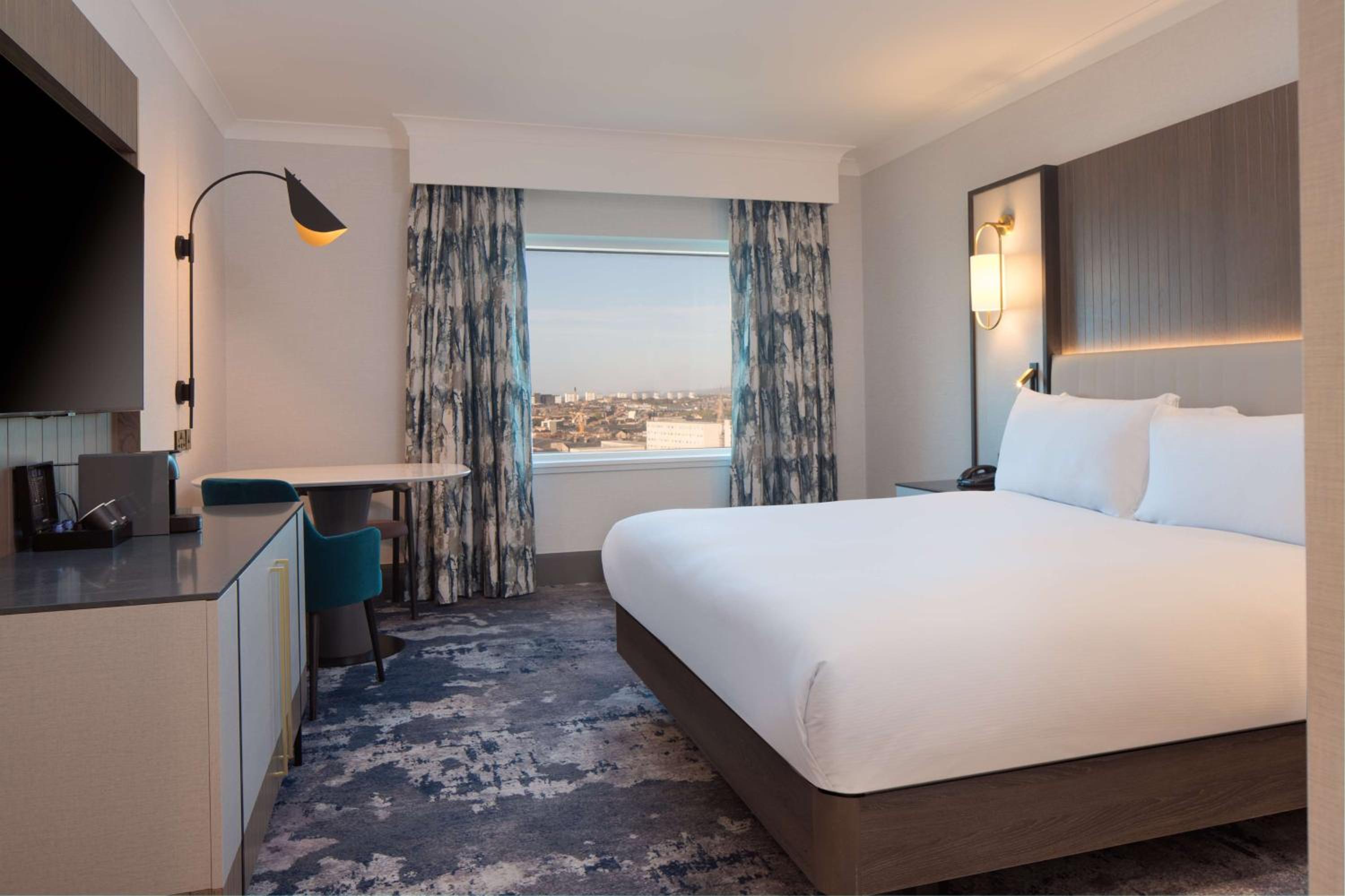 Deluxe King Room - Photo 1