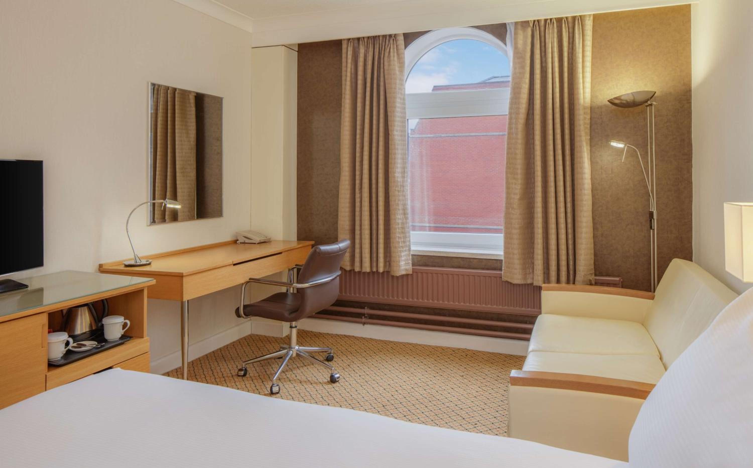 Double Room with Sofa Bed - Photo 2