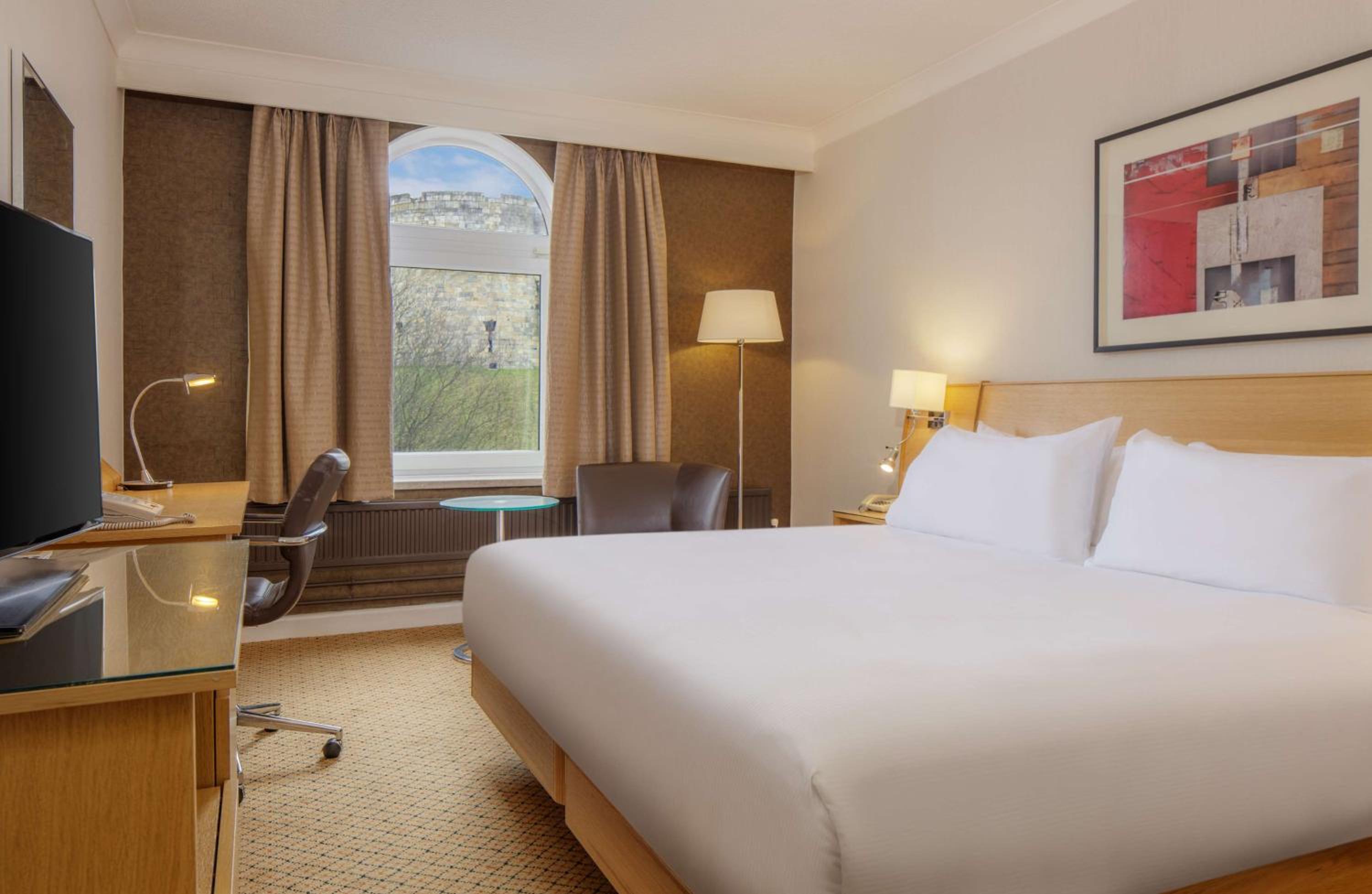 King guest room with Tower view - Photo 2