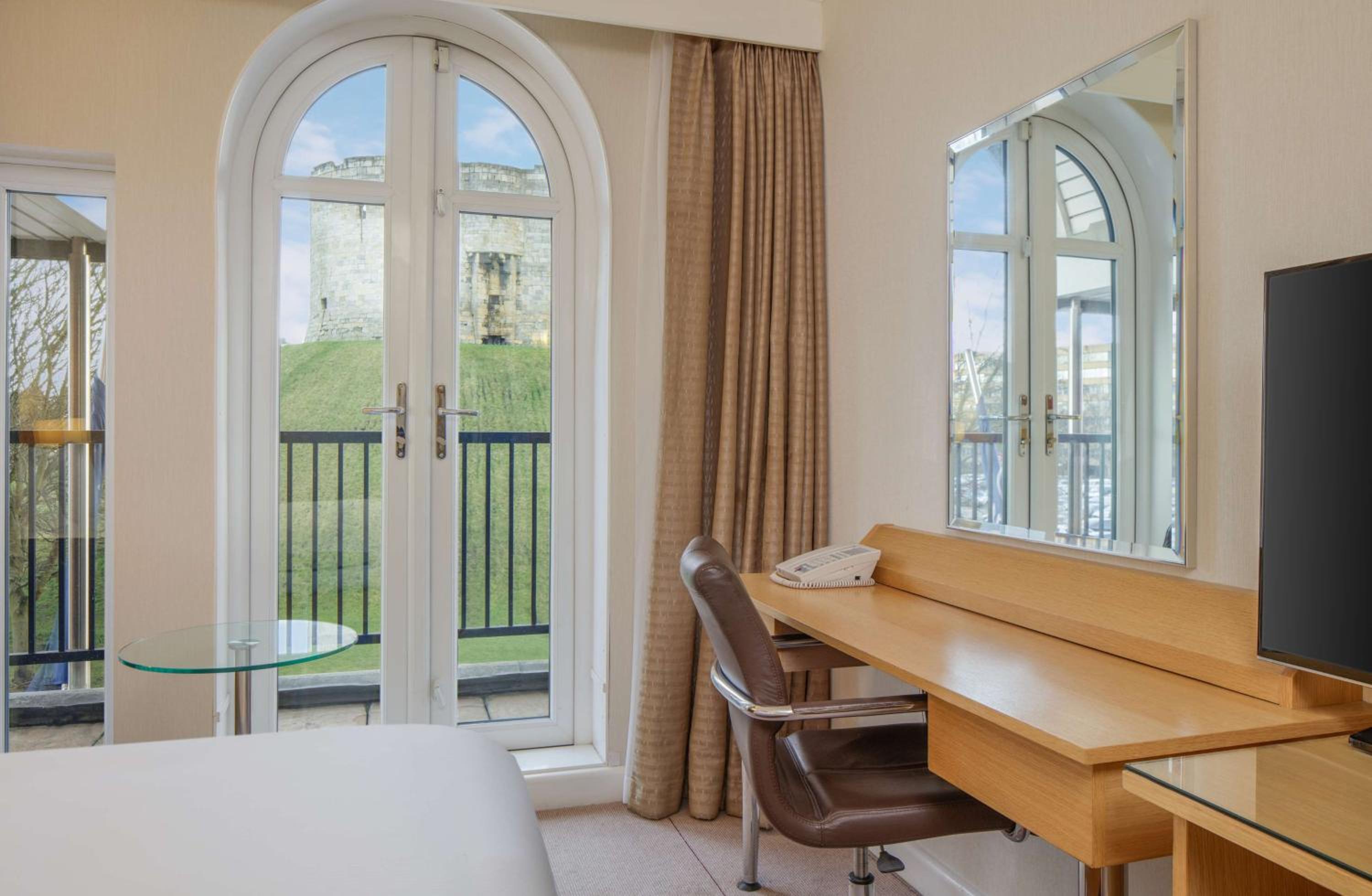 Double guest room with balcony and Tower view - Photo 2