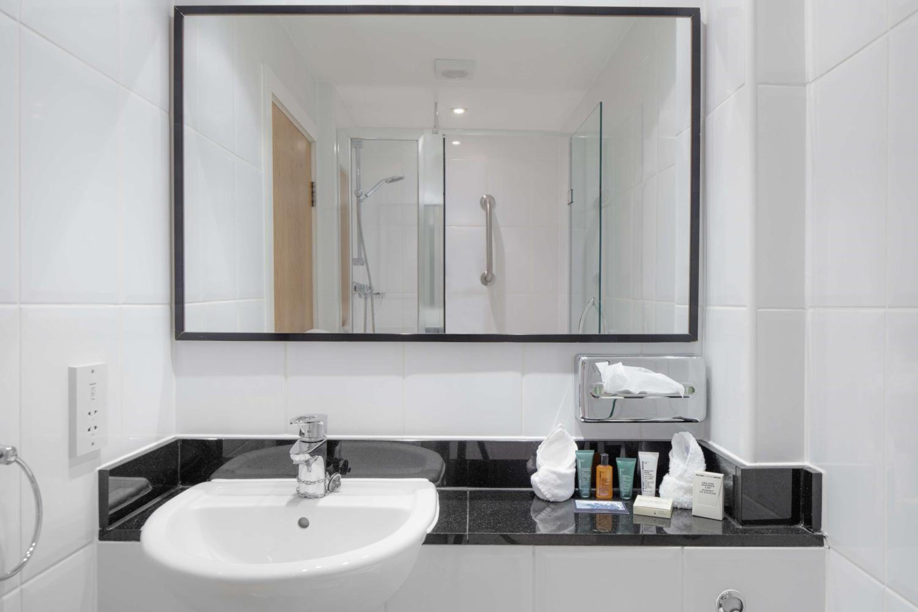 Double Room with Two Double Beds - Photo 4