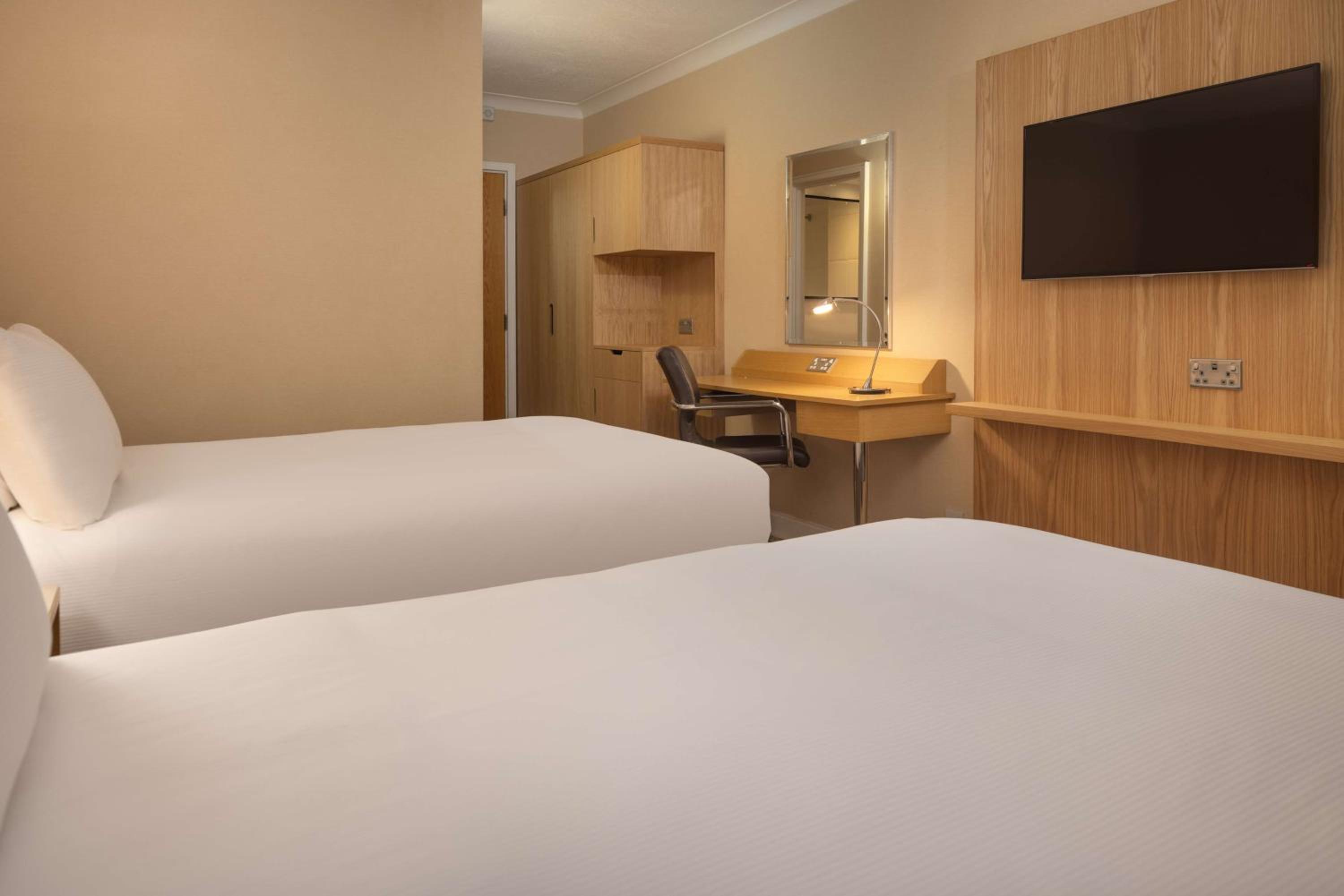 Double Room with Two Double Beds - Photo 3