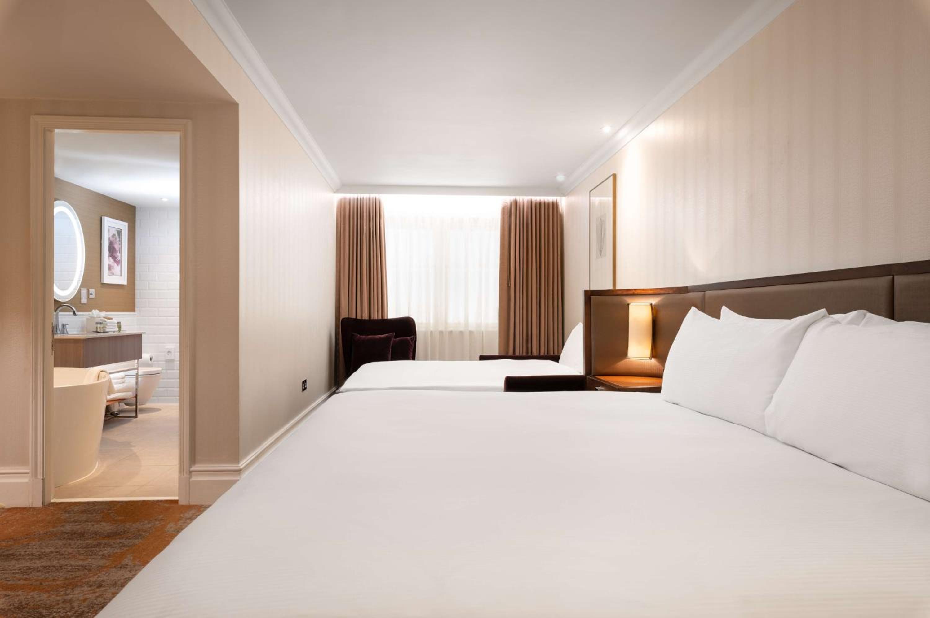 Grand Superior King Room with Sofa bed photo 1