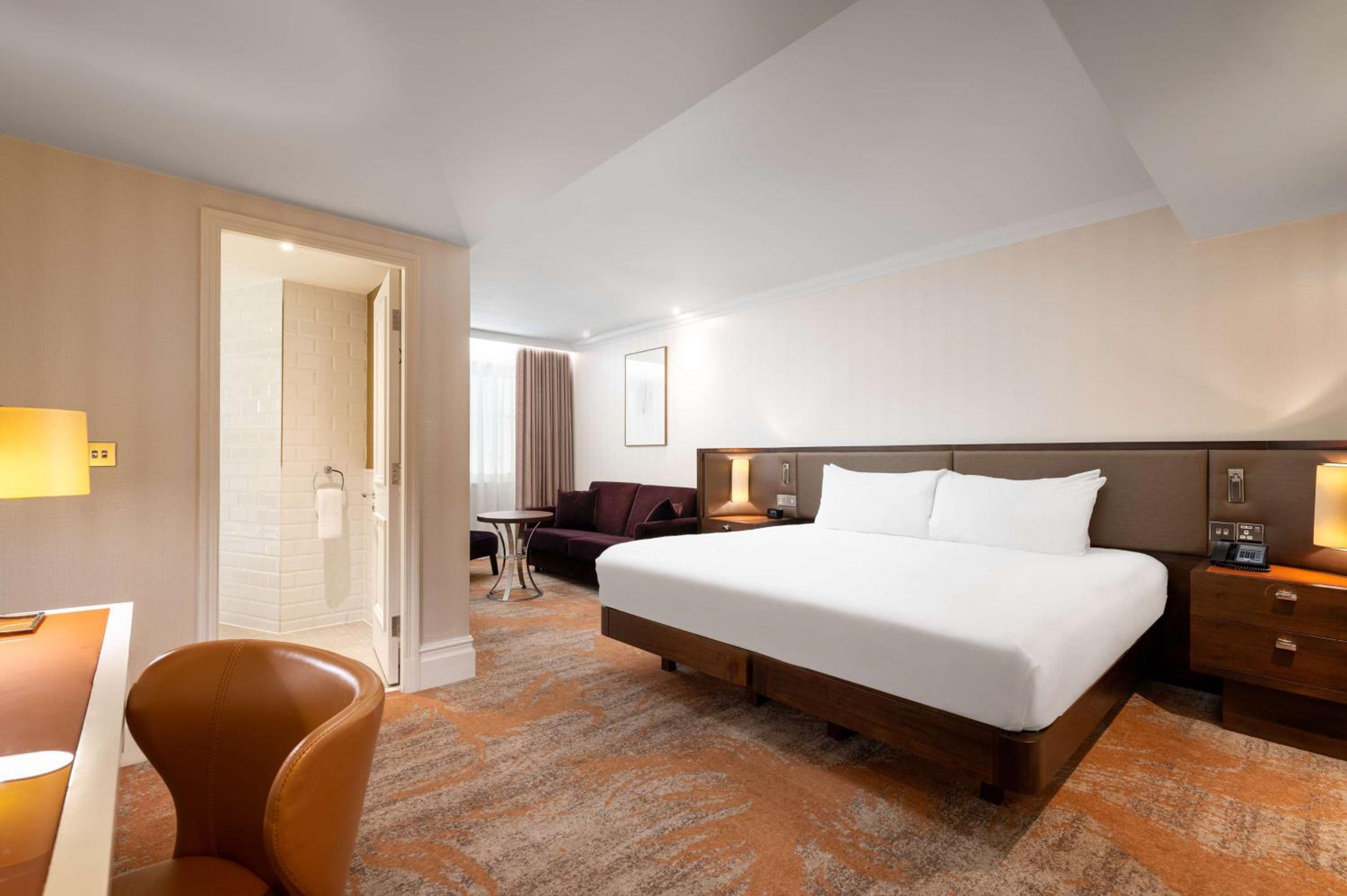 Grand Superior King Room with Sofa bed photo 3