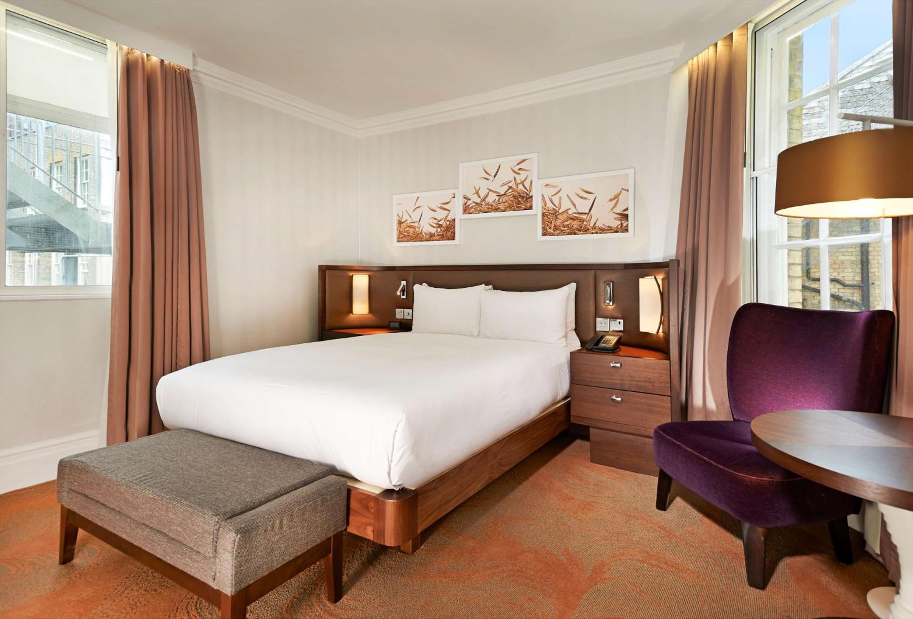 Queen Room photo 1