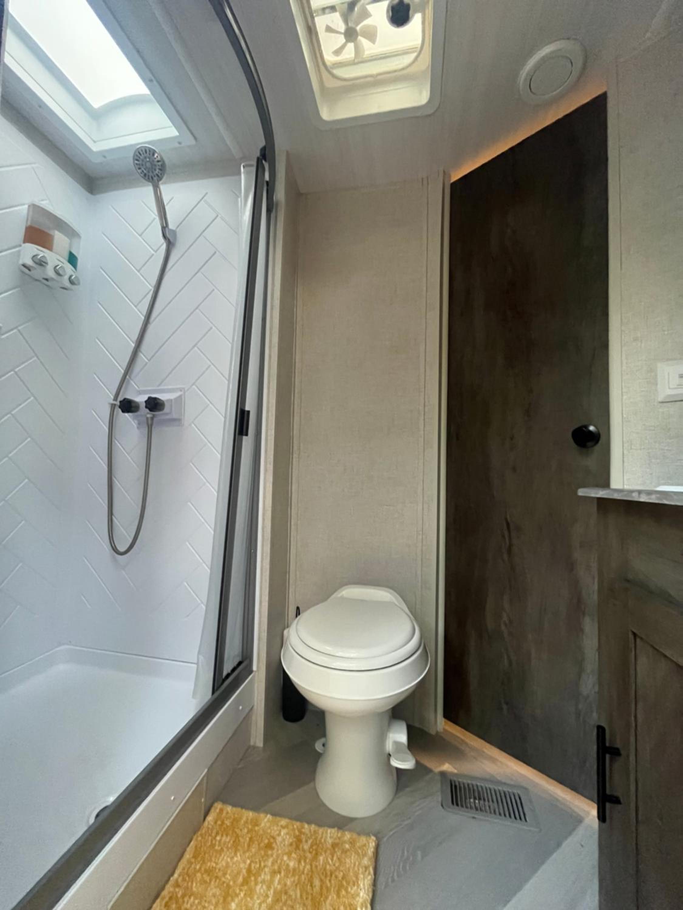Mobile Home photo 3