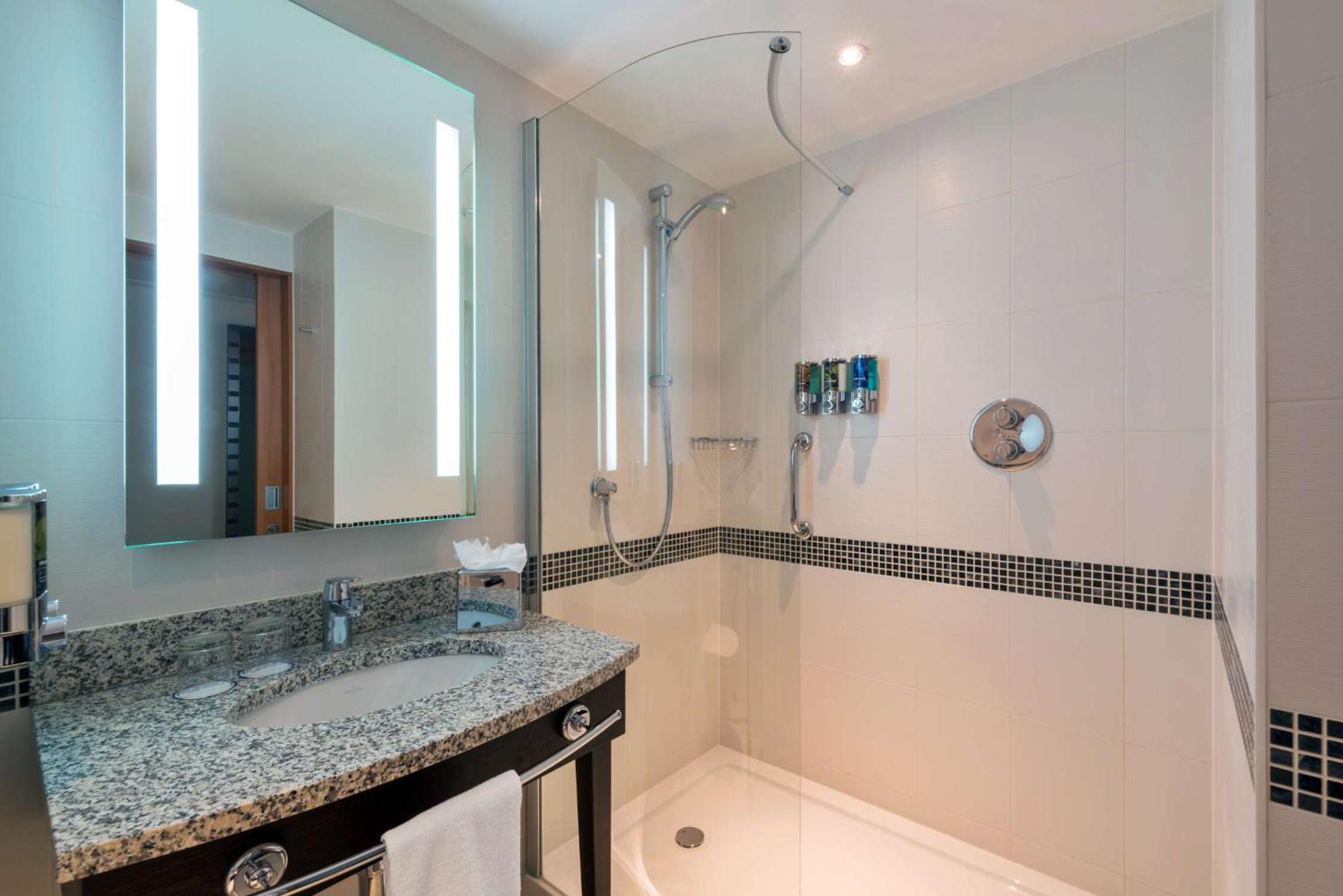 Queen Room with Airport Transfer
