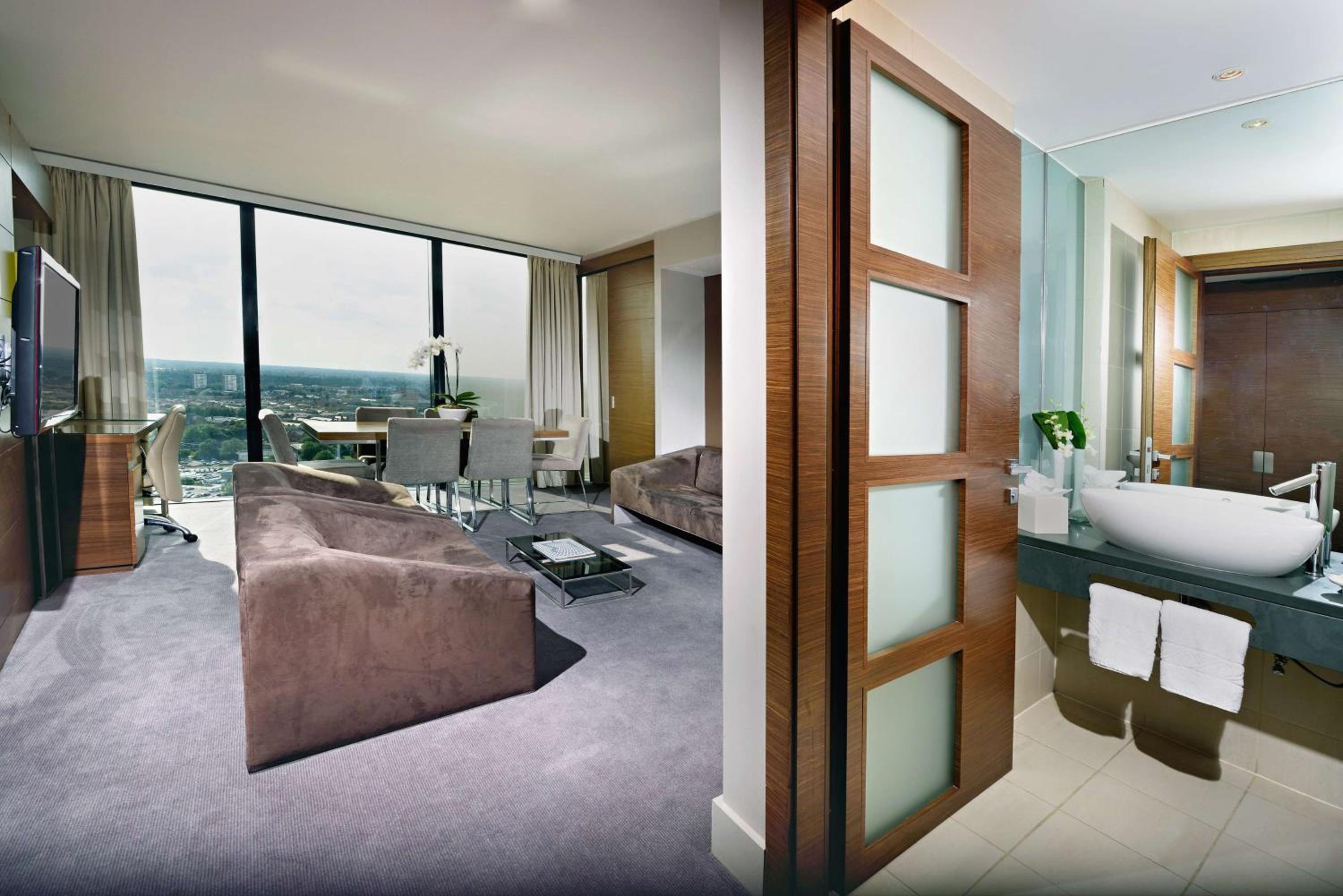 Executive King Suite photo 2