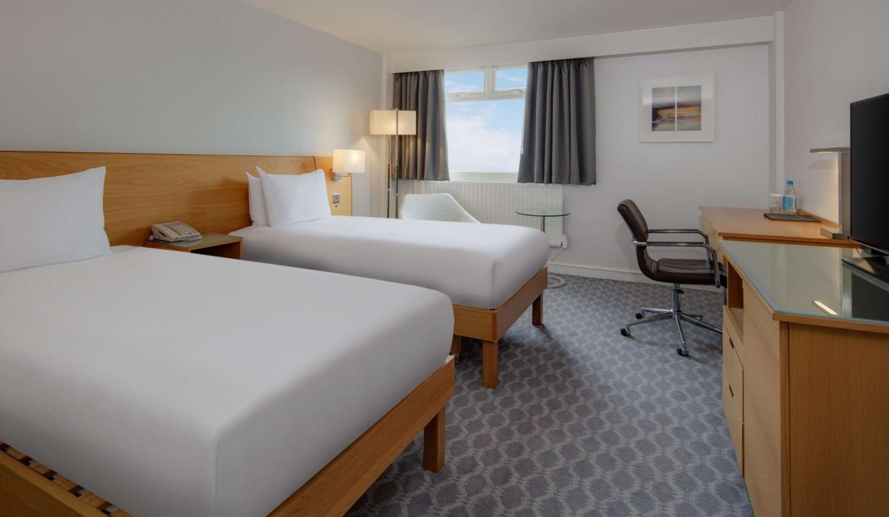Twin Room - Photo 3