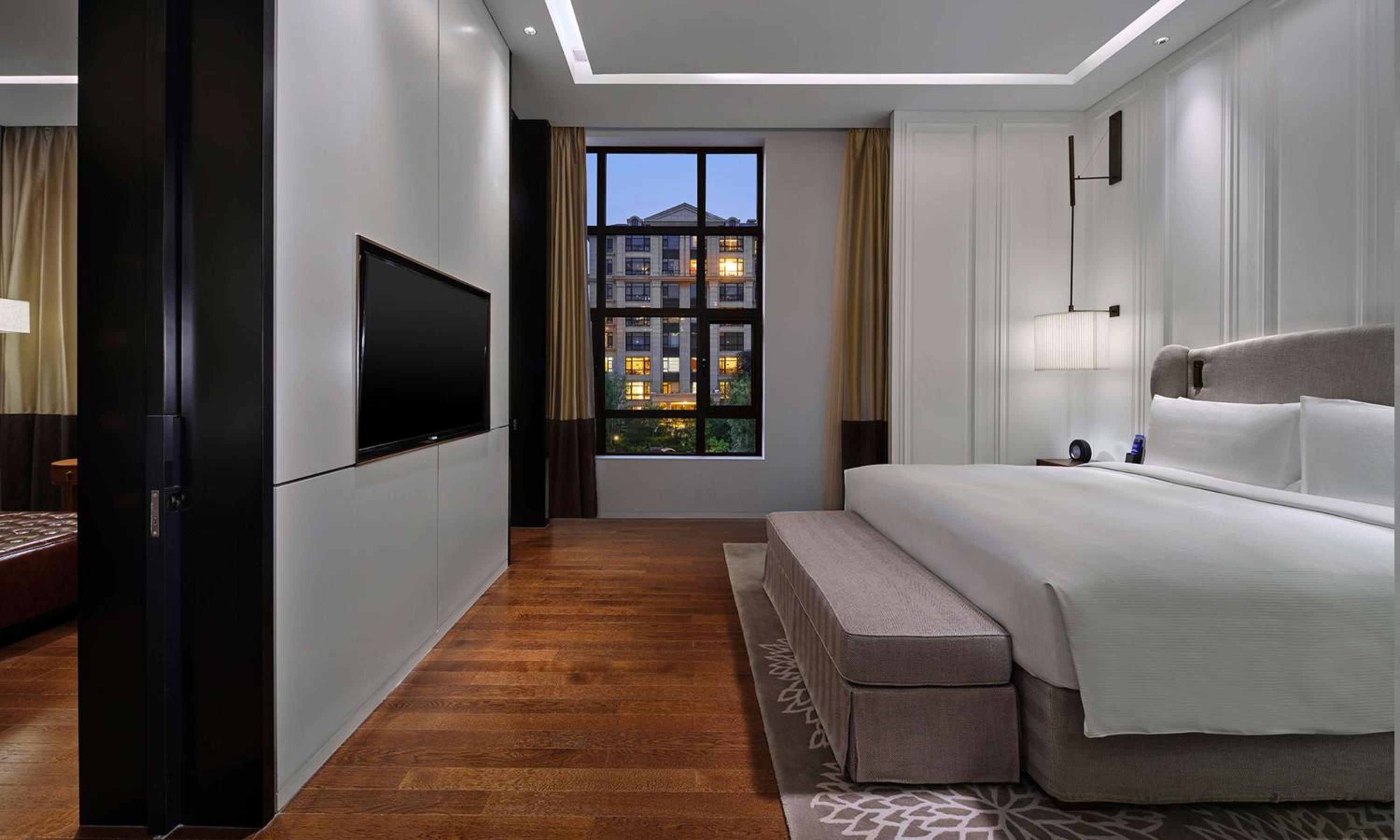 One-Bedroom Deluxe King Suite - Photo 1