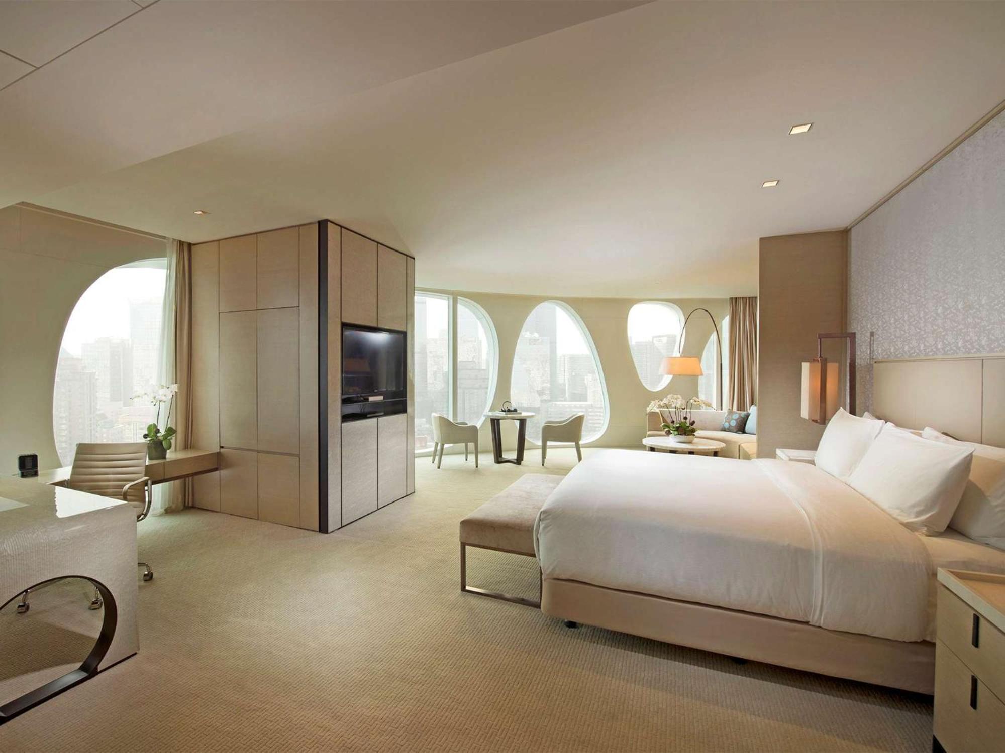 Junior King Suite - Executive Lounge Access 