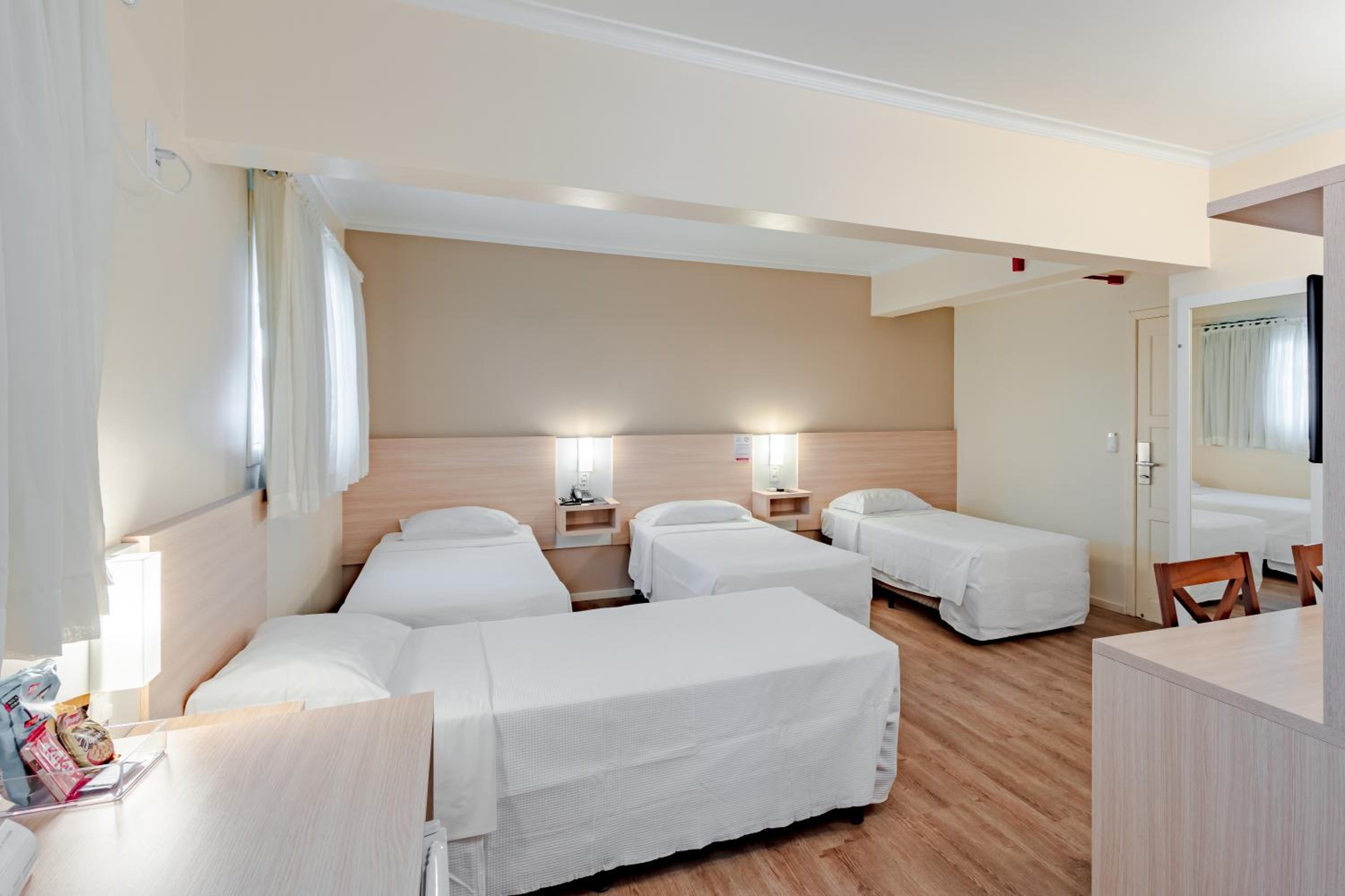 Luxury Quadruple Room photo 2