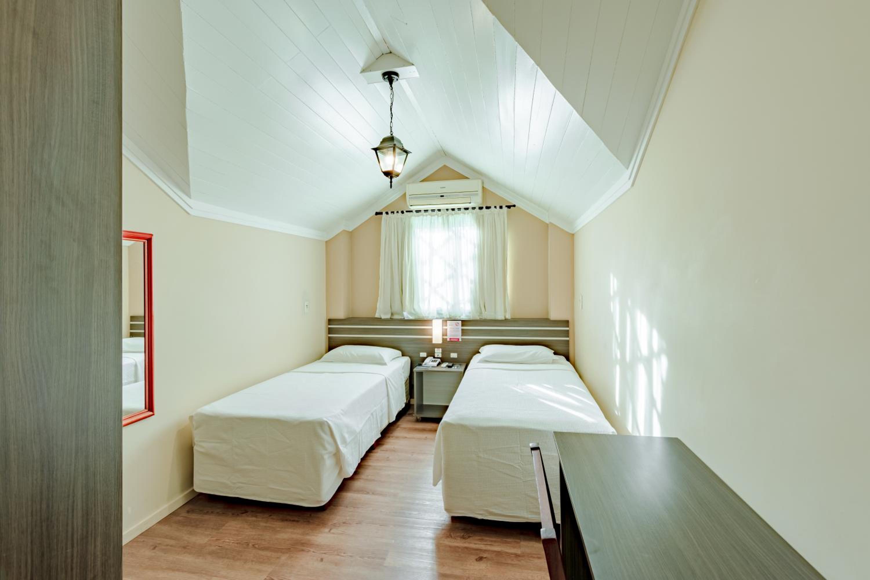Deluxe Twin Room photo 1