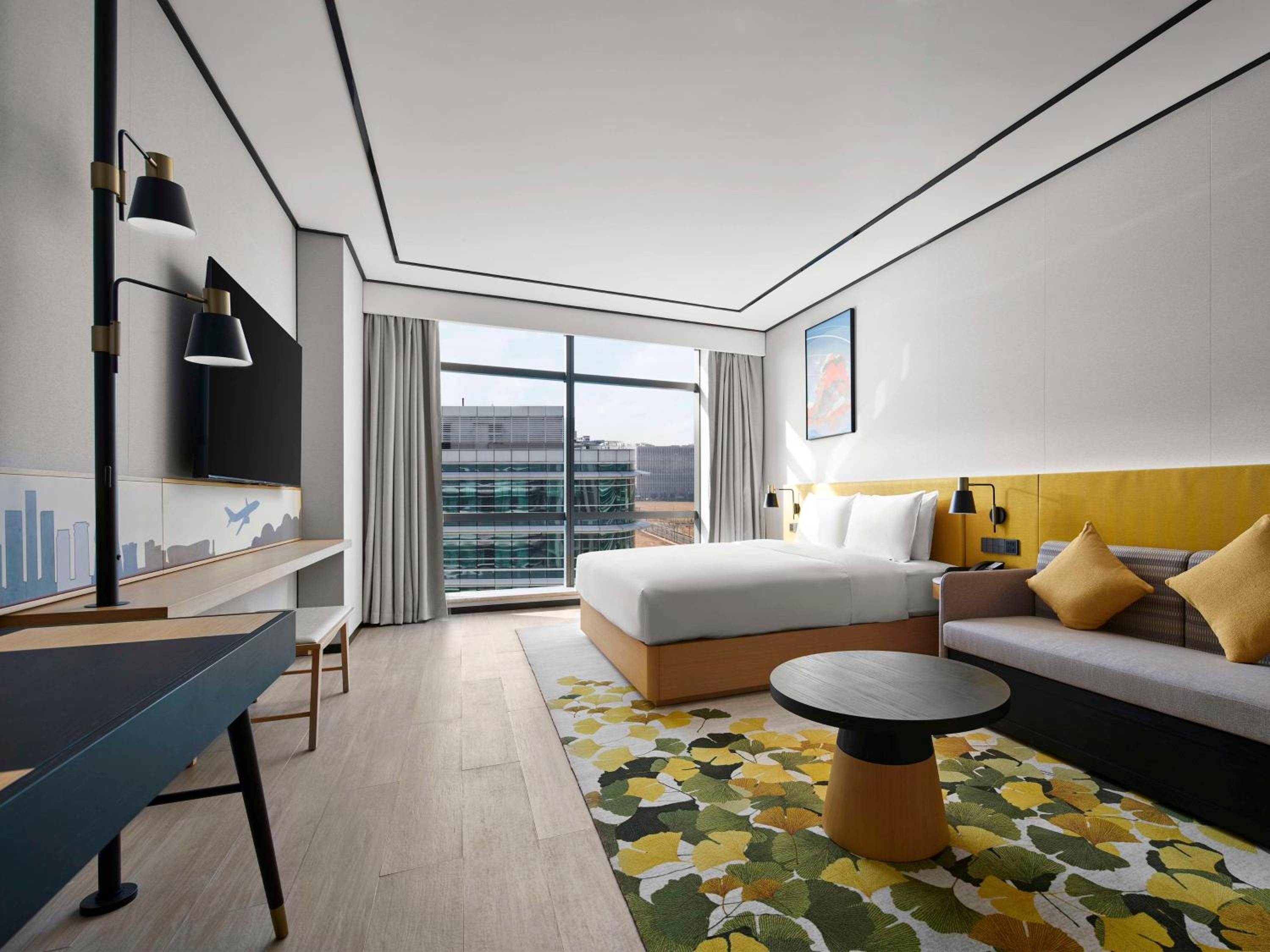 King Guest Room - Photo 4