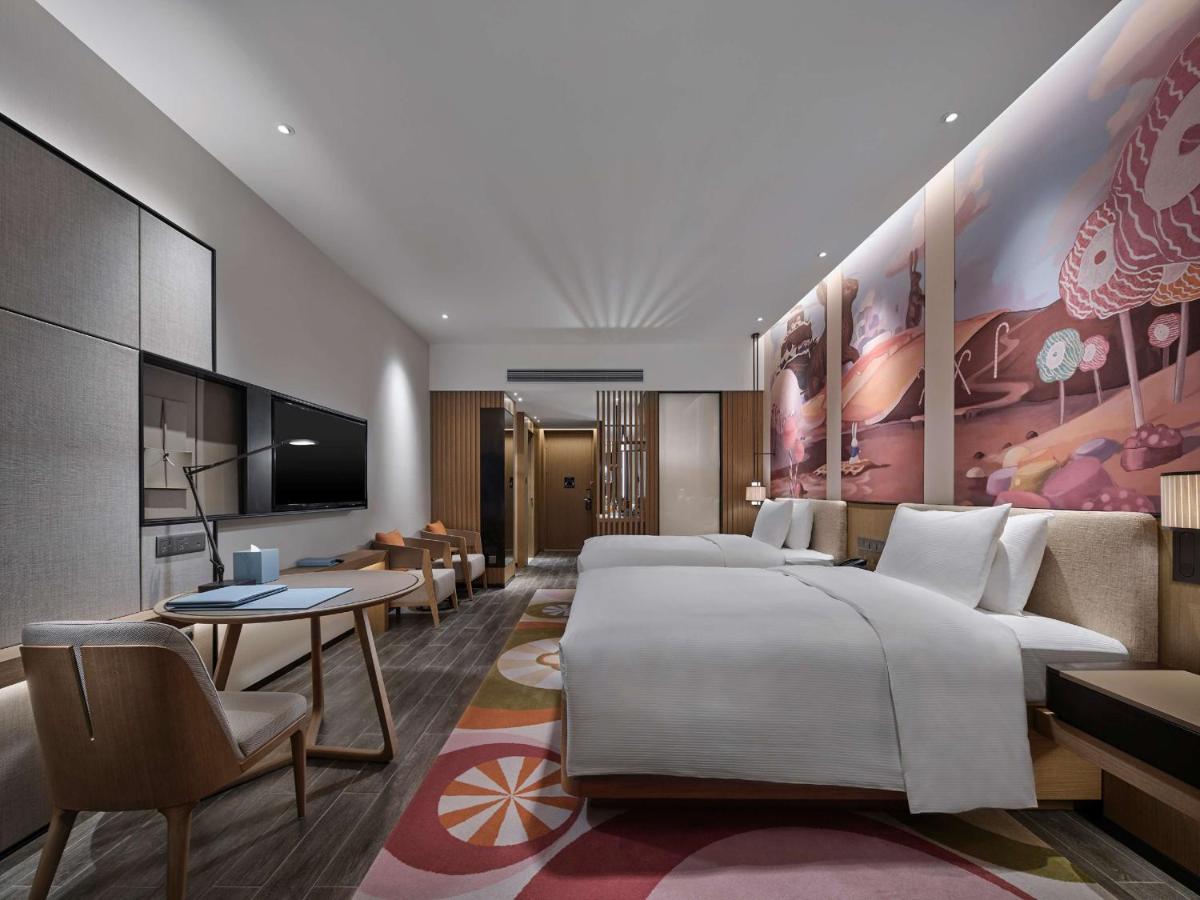 Deluxe Twin Room with Hot tub and Balcony