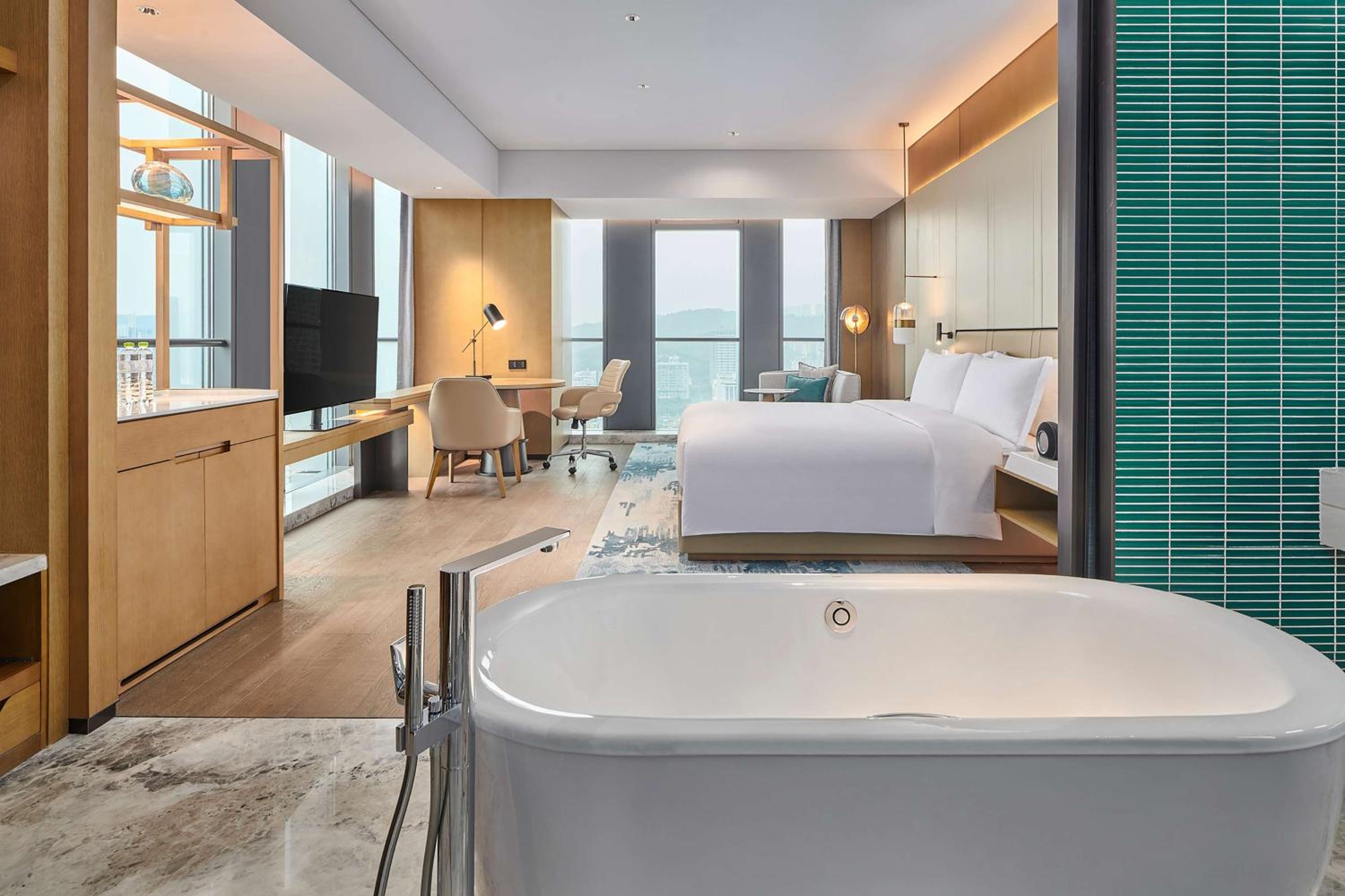 Deluxe King Room - Photo 1
