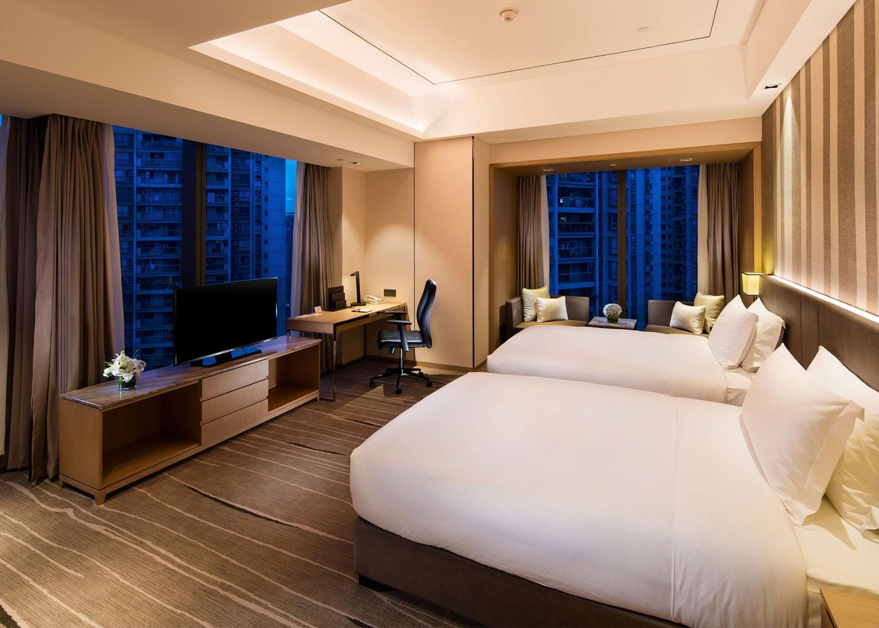 Premier Twin Corner Room