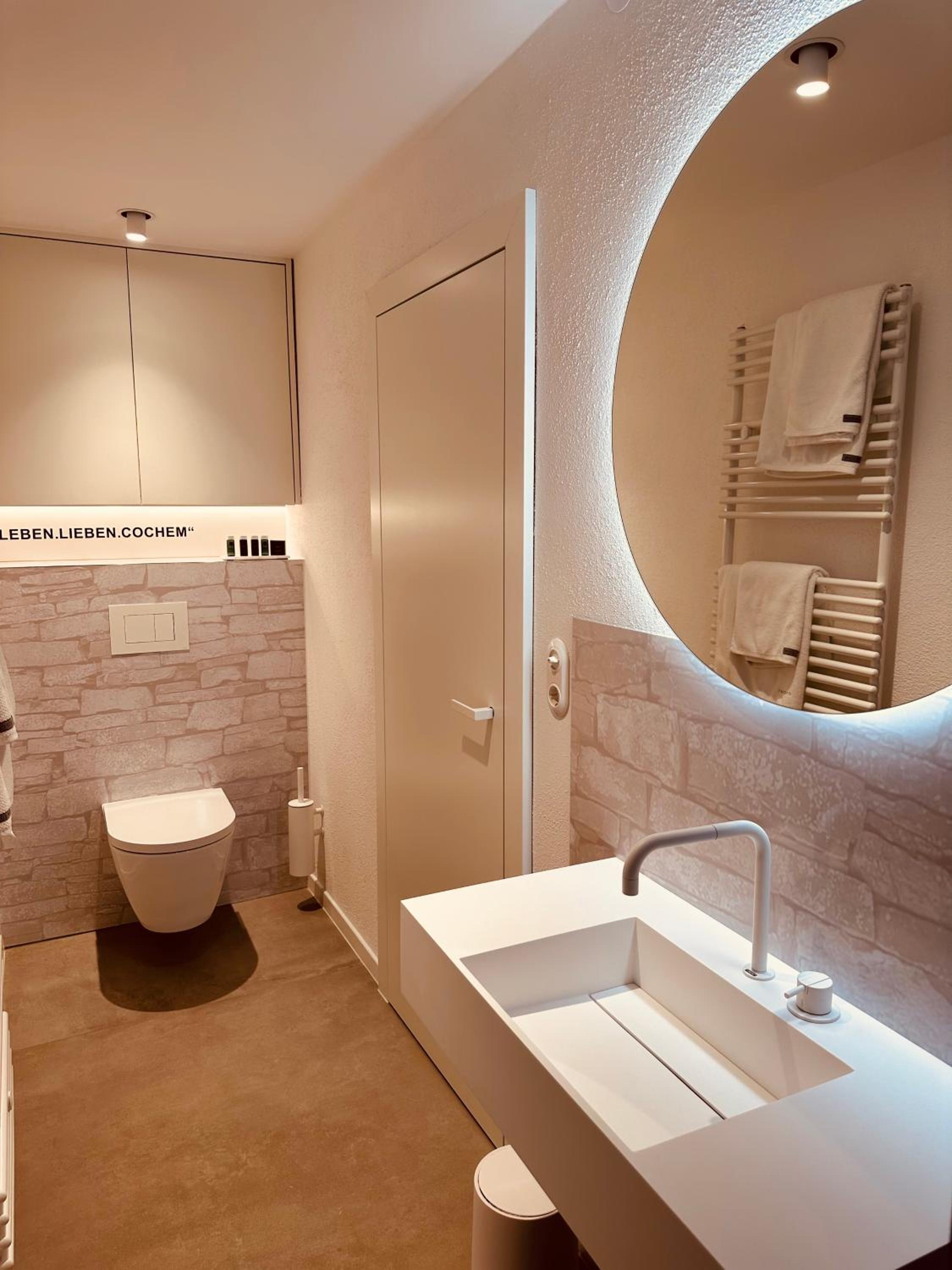 Deluxe Double Room (2 Adults + 1 Child) photo 3