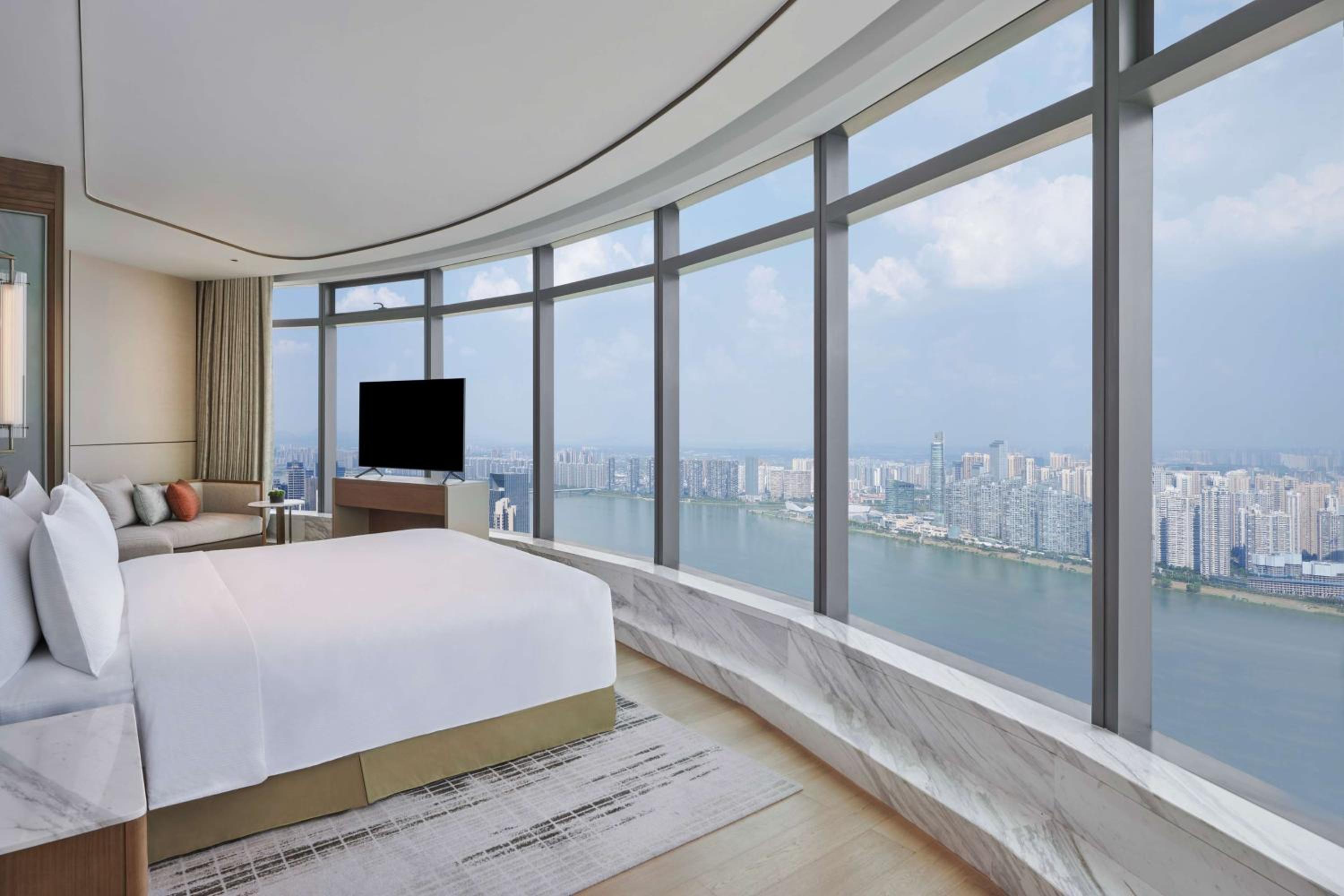 Premium King Room with River View - Photo 2