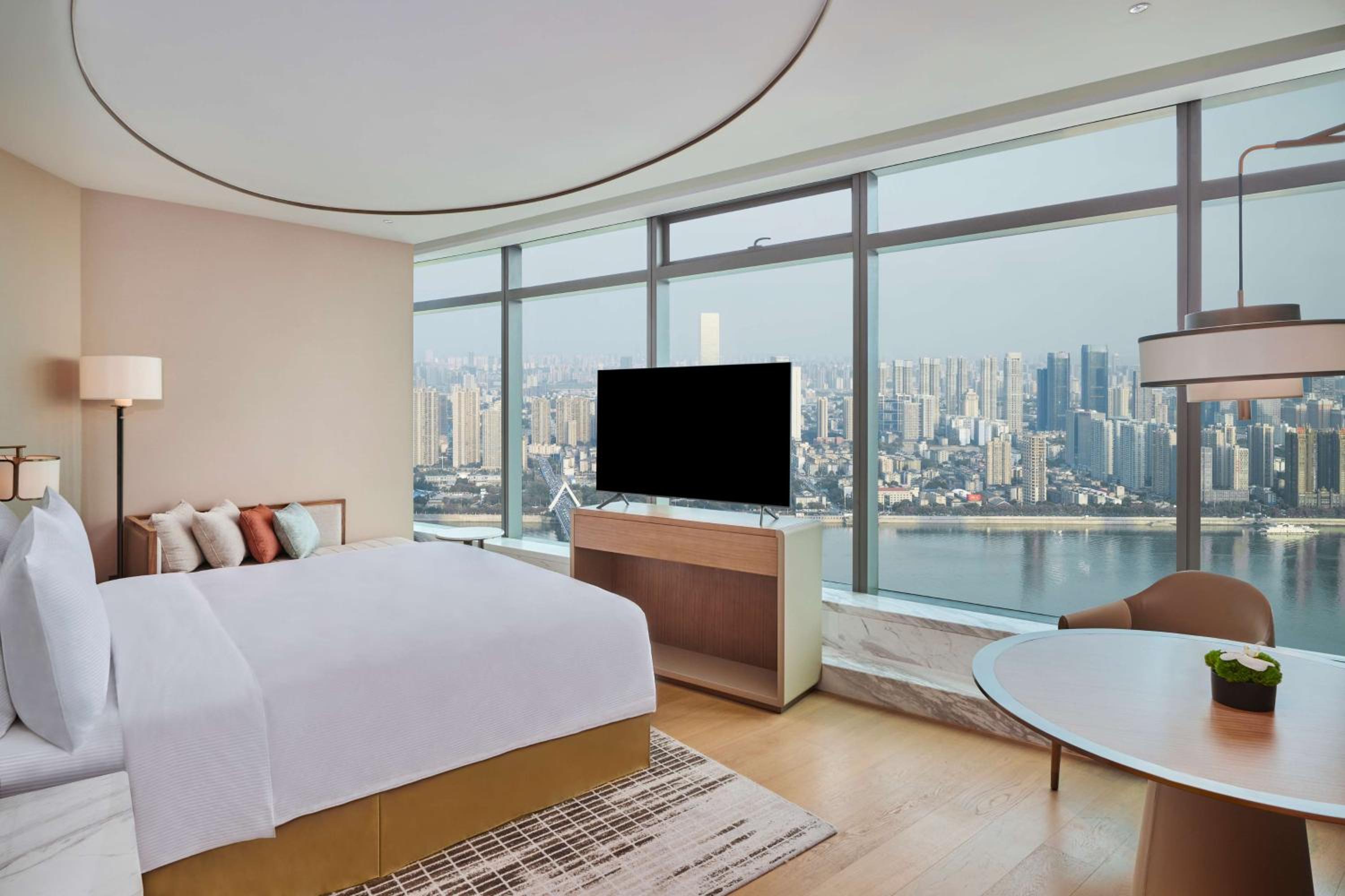 Premium King Room with River View - Photo 1