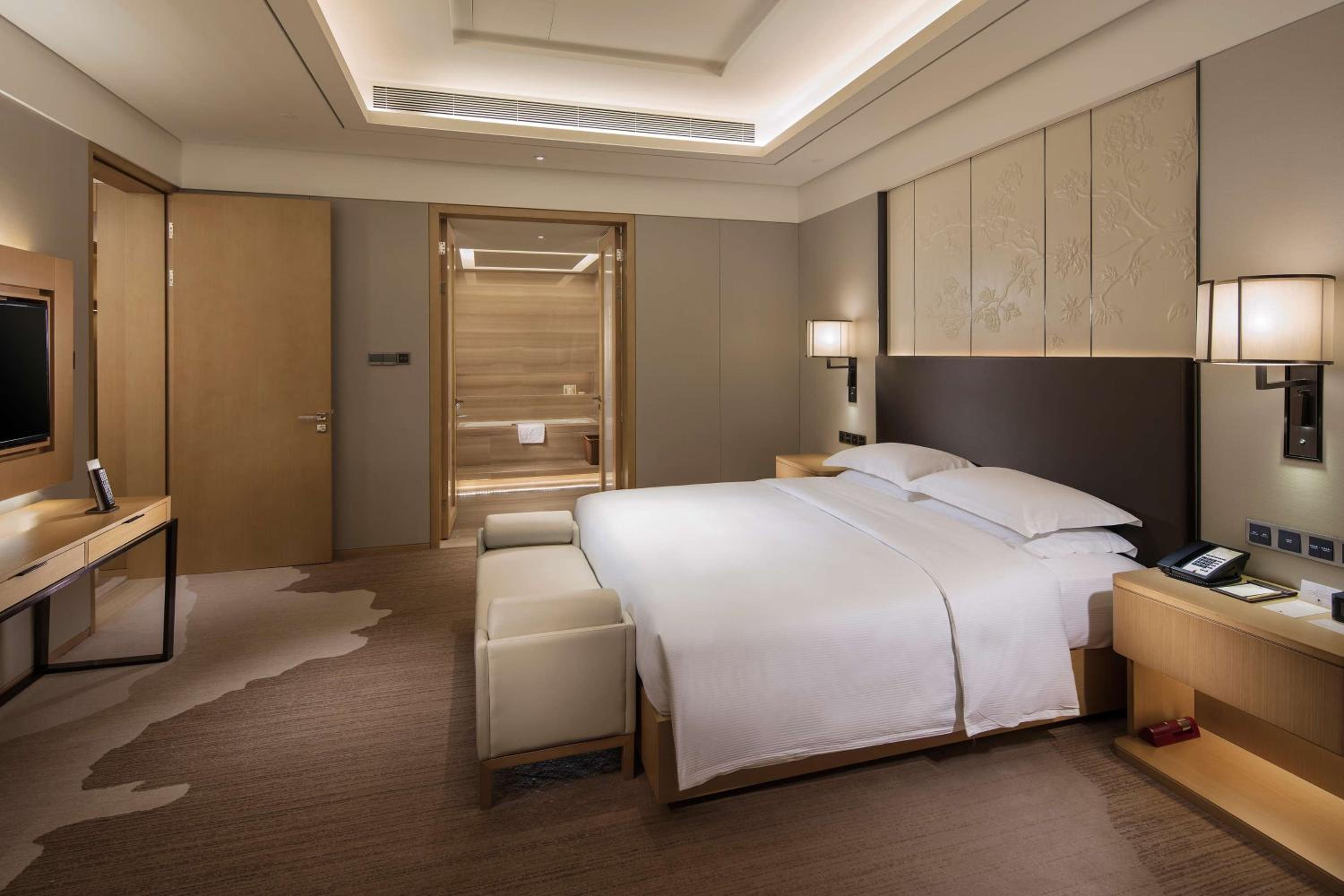 One-Bedroom Executive King Suite