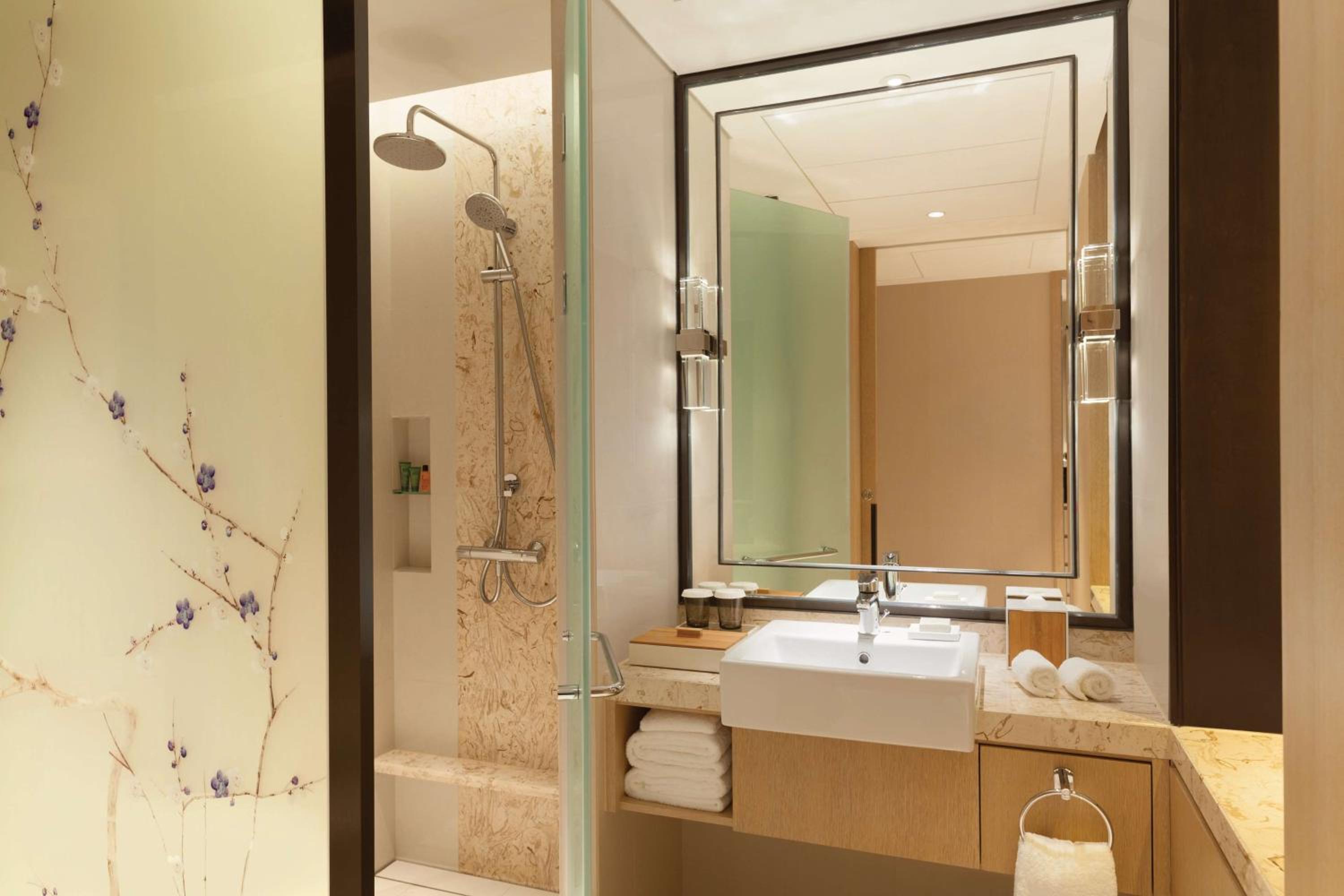 King Room - Mobility Accessible  photo 3