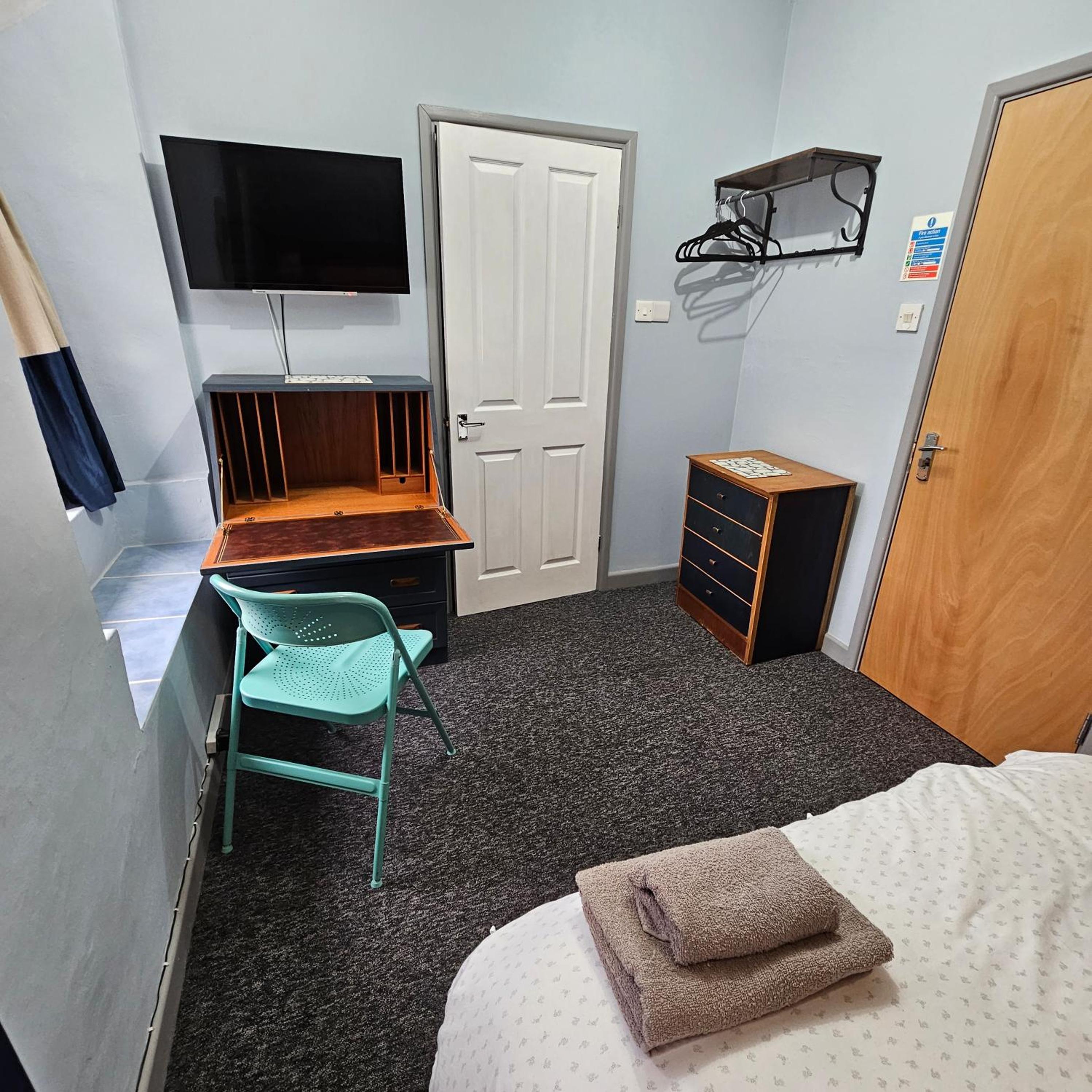 Double Room with Private Bathroom photo 3