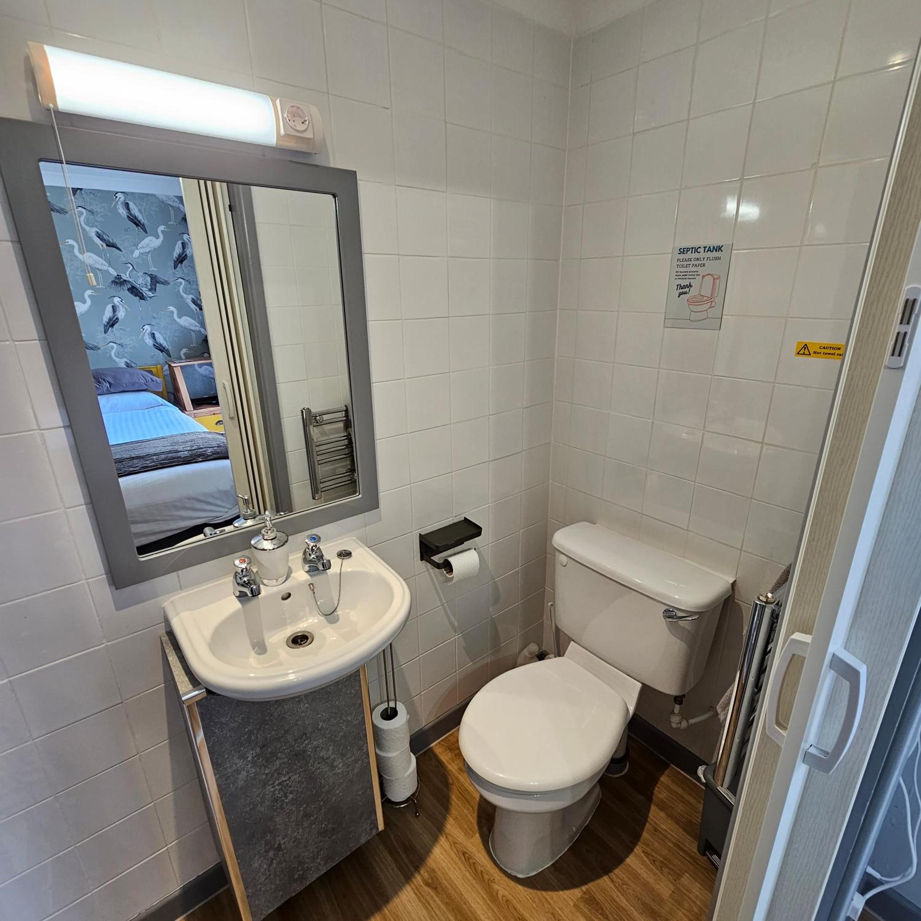 Deluxe Single Room with Balcony photo 3