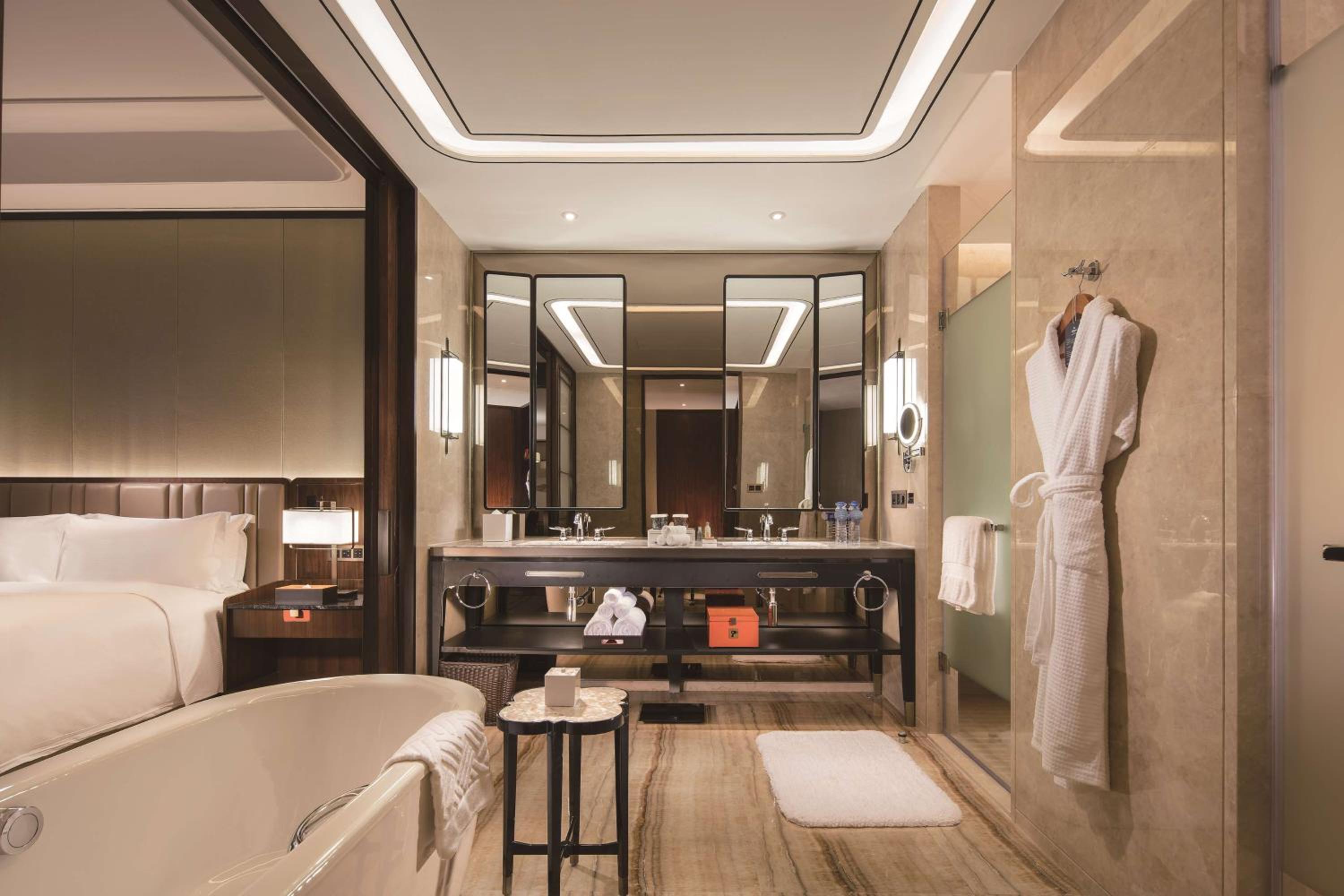 One-Bedroom Deluxe King Suite