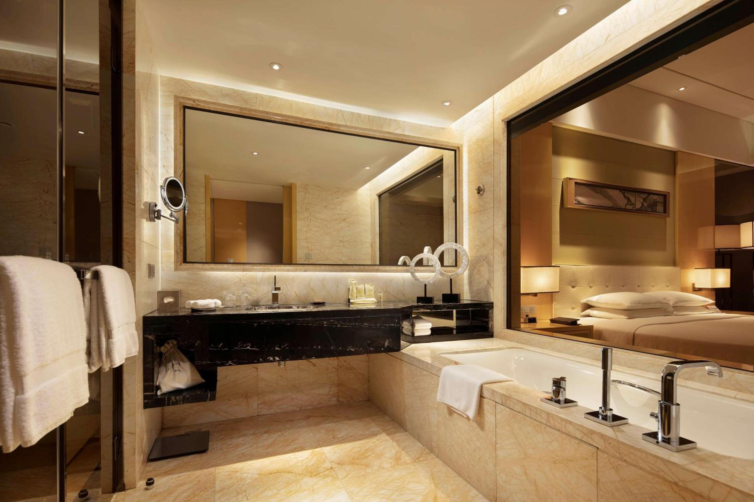 Executive Corner King Room - Lounge Access - Photo 3