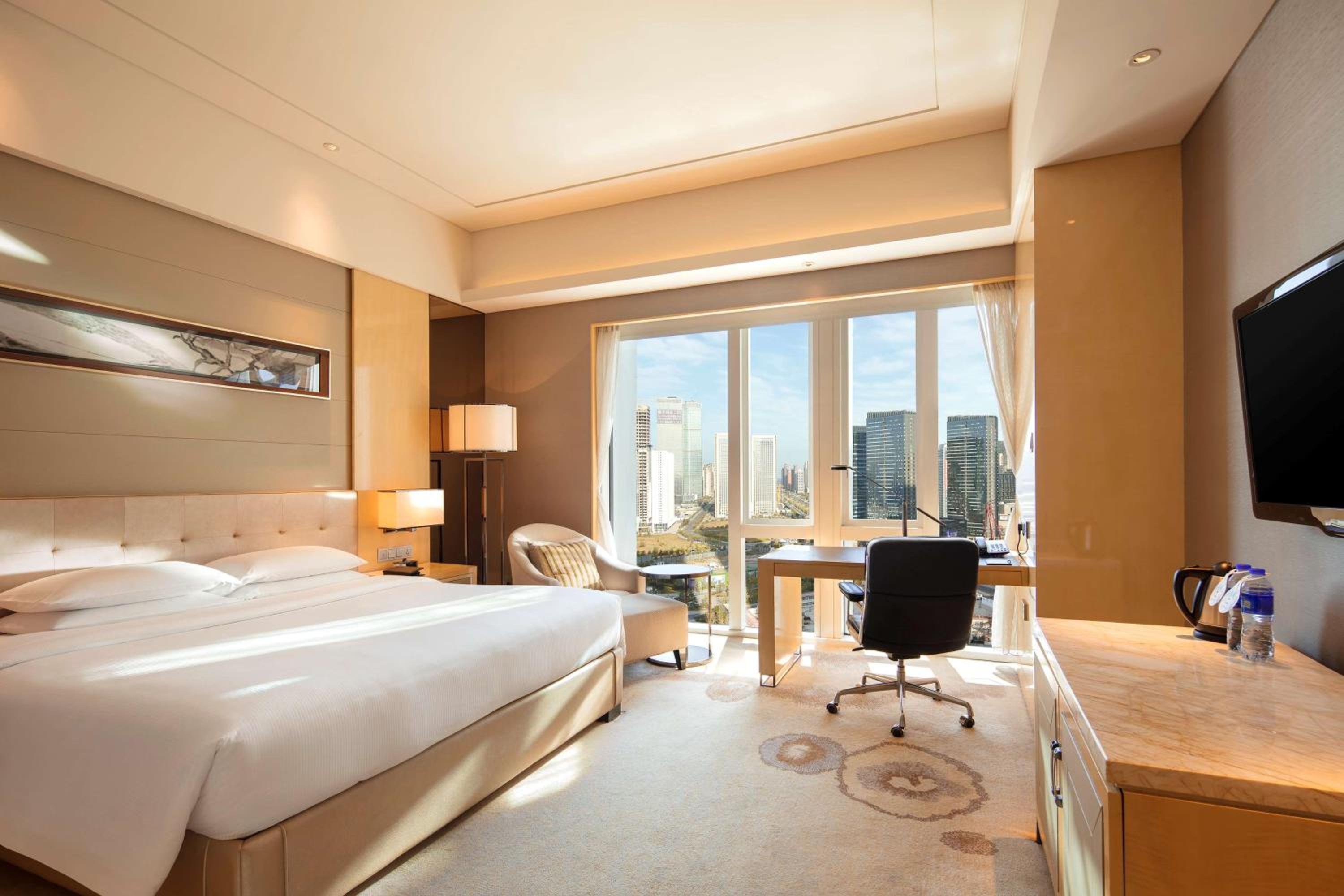 Standard King Room photo 1
