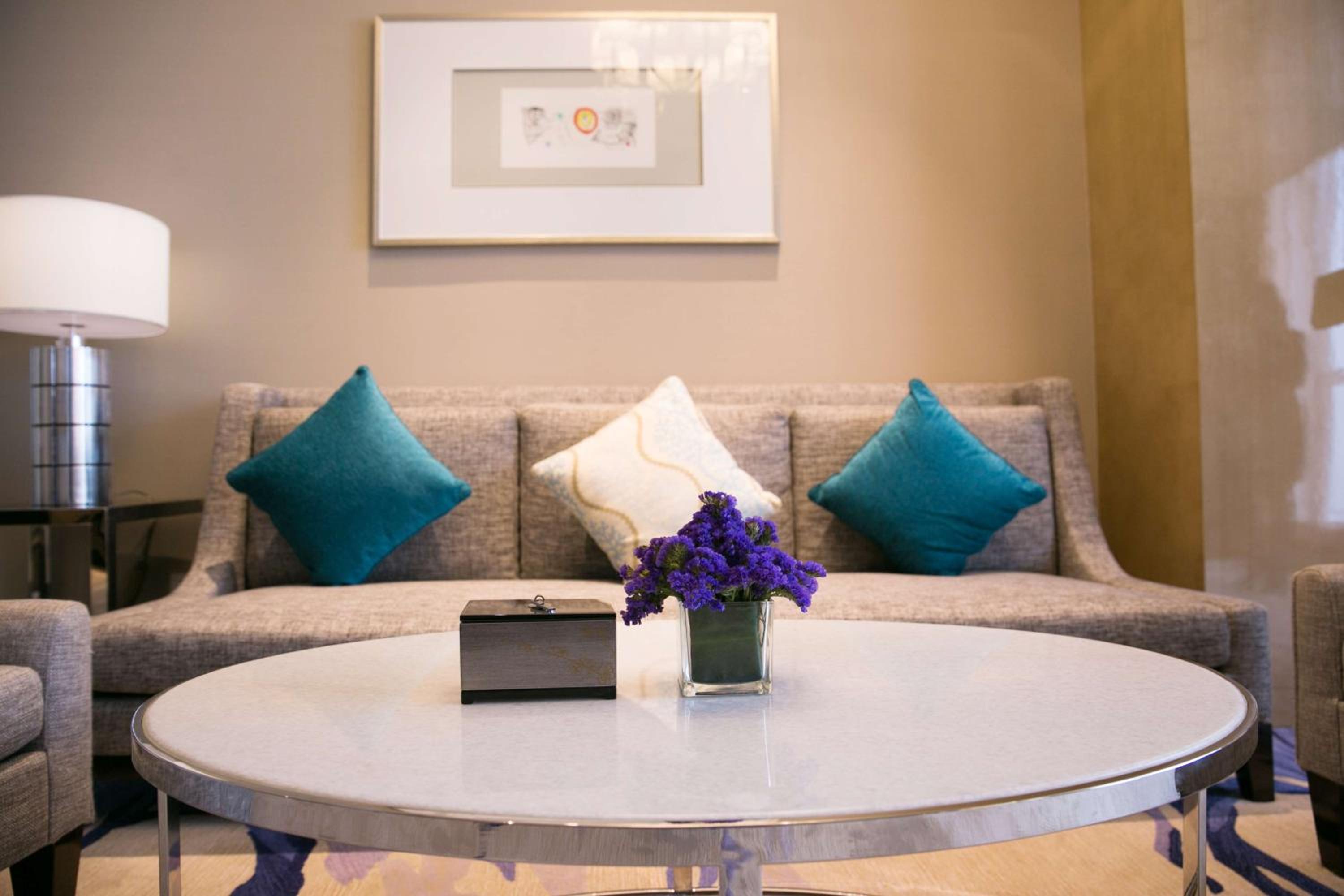 Ocean View Deluxe King Suite with Lounge Access