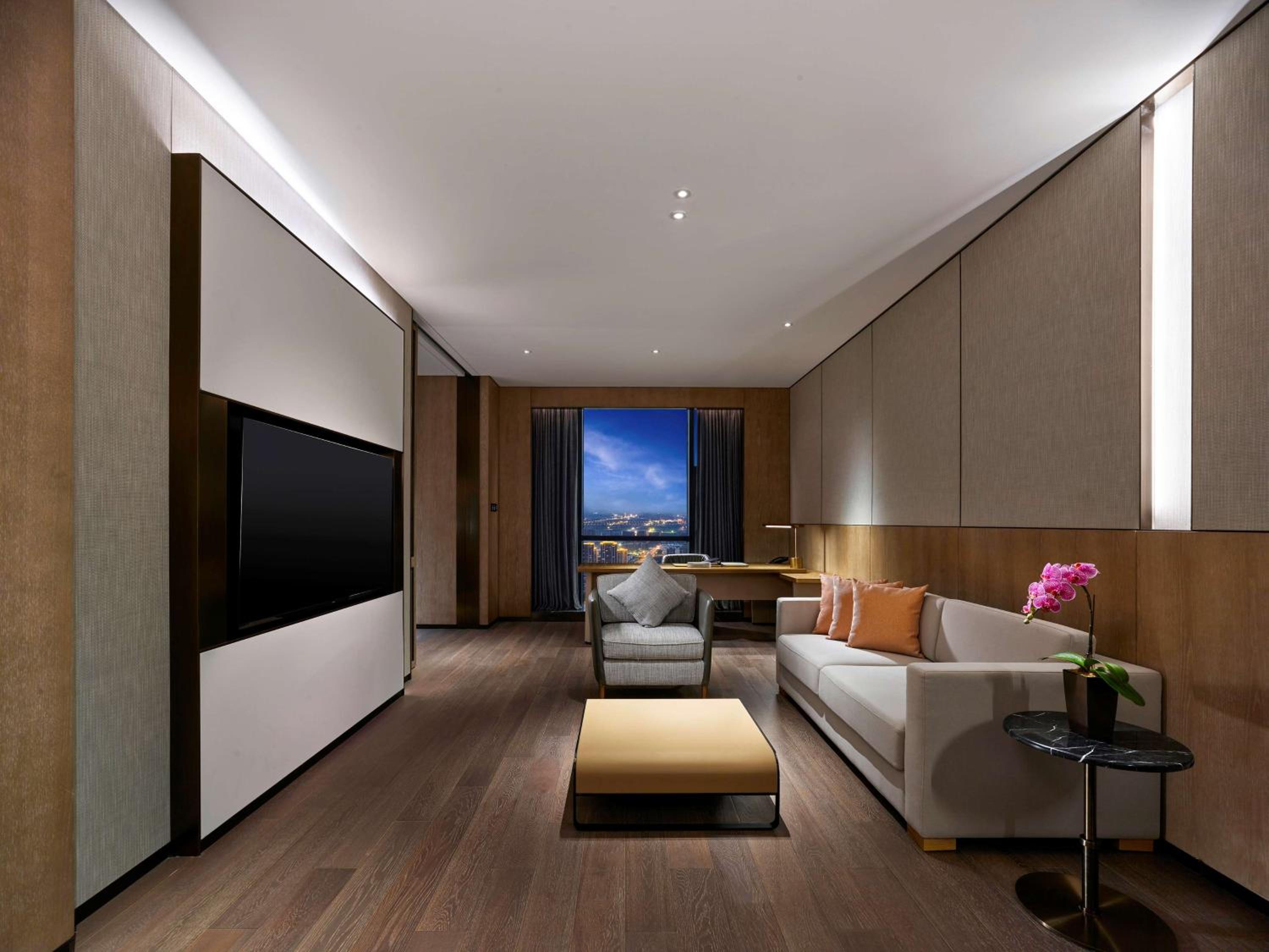 Executive King Suite - Photo 5