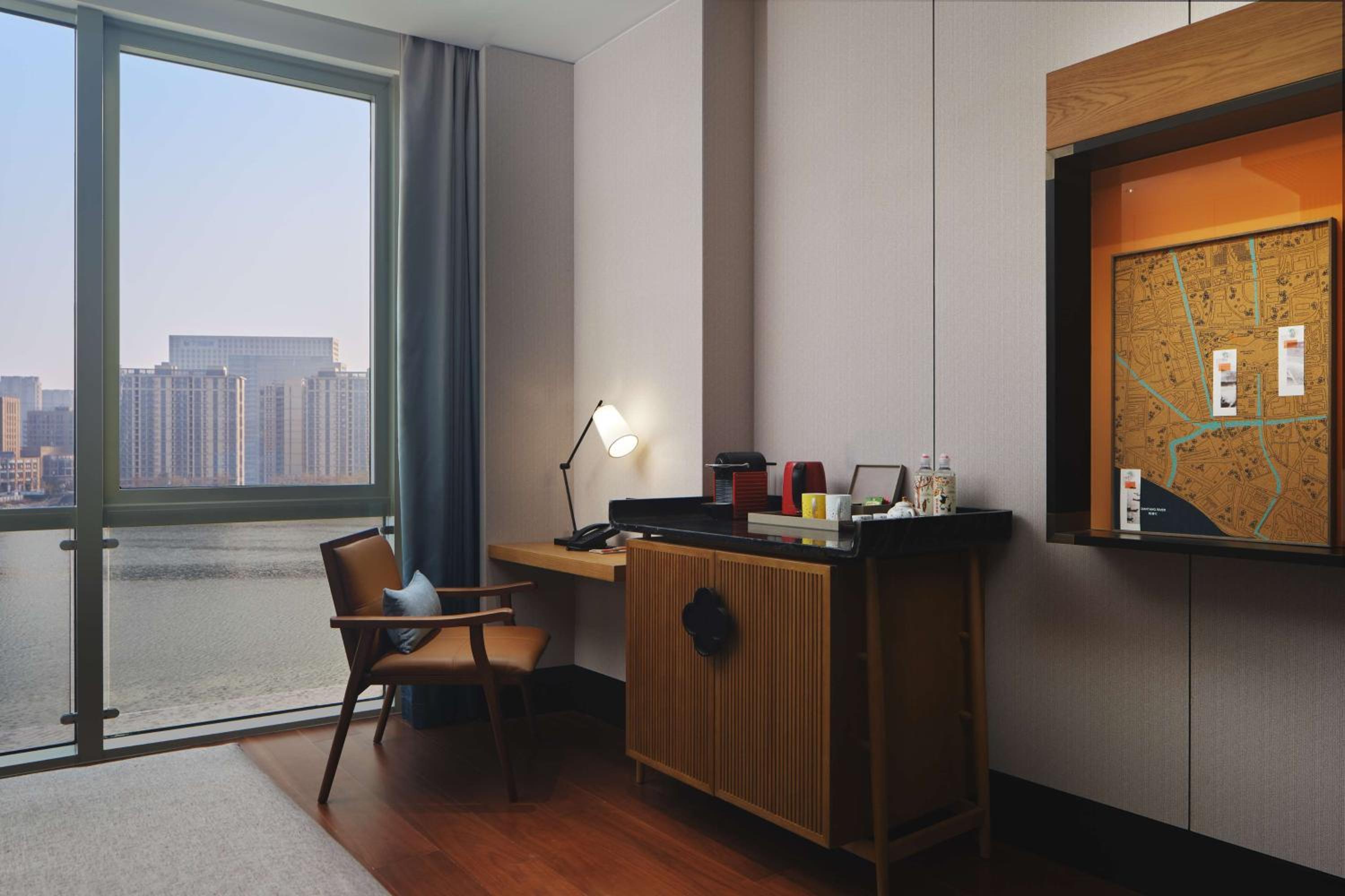 Deluxe King Room with Lake View - Photo 1