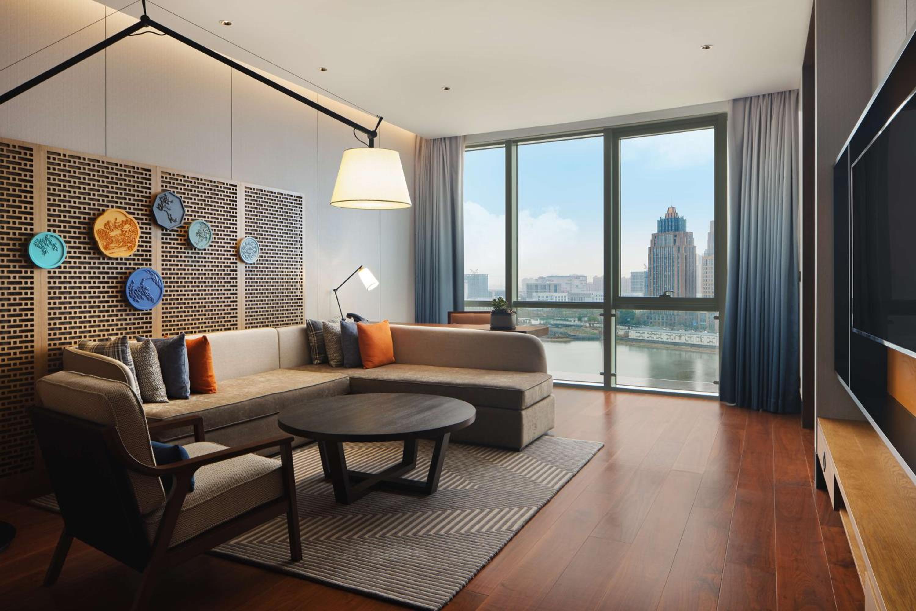 Premium King Suite with Lake View