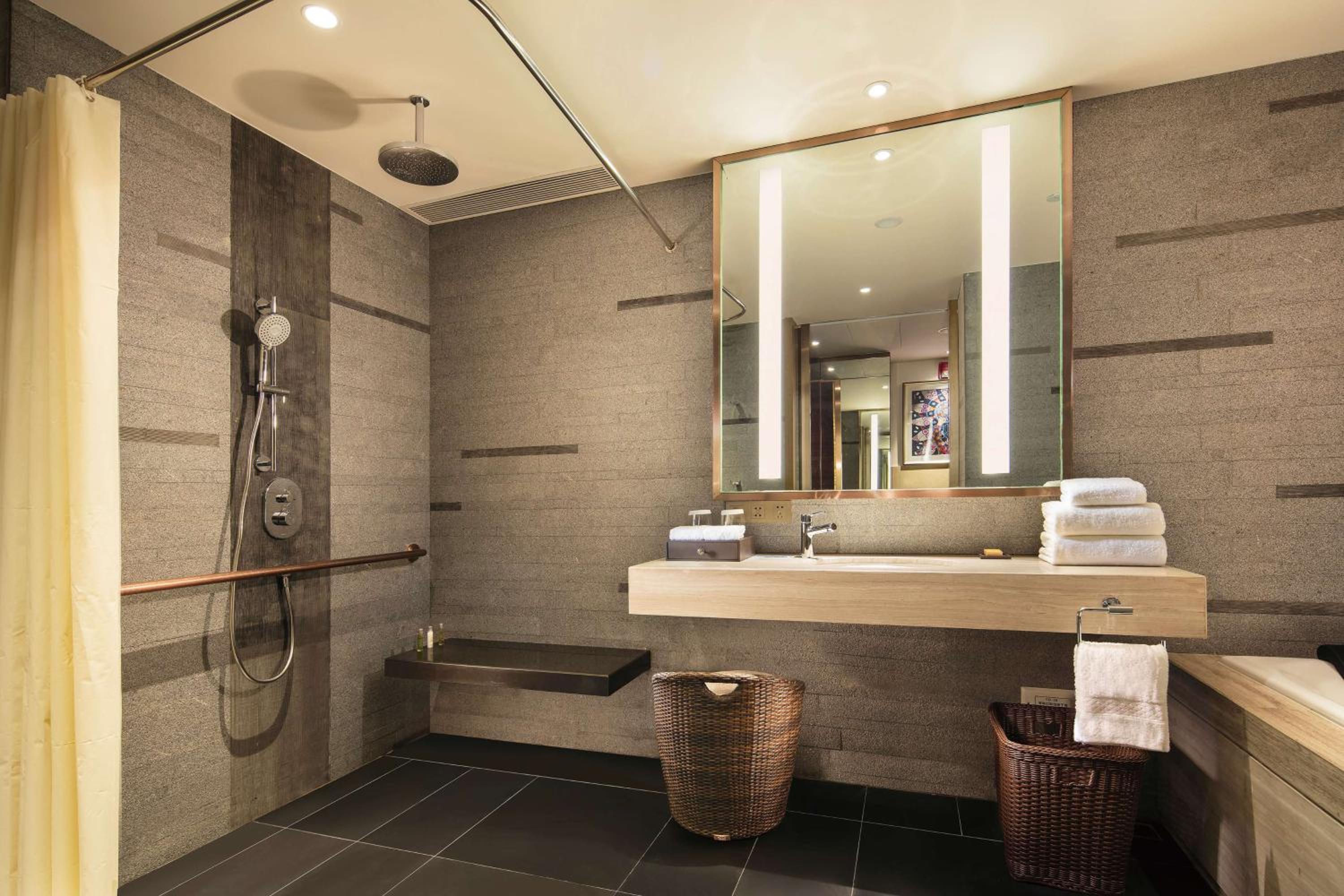 King Room - Mobility Accessible 