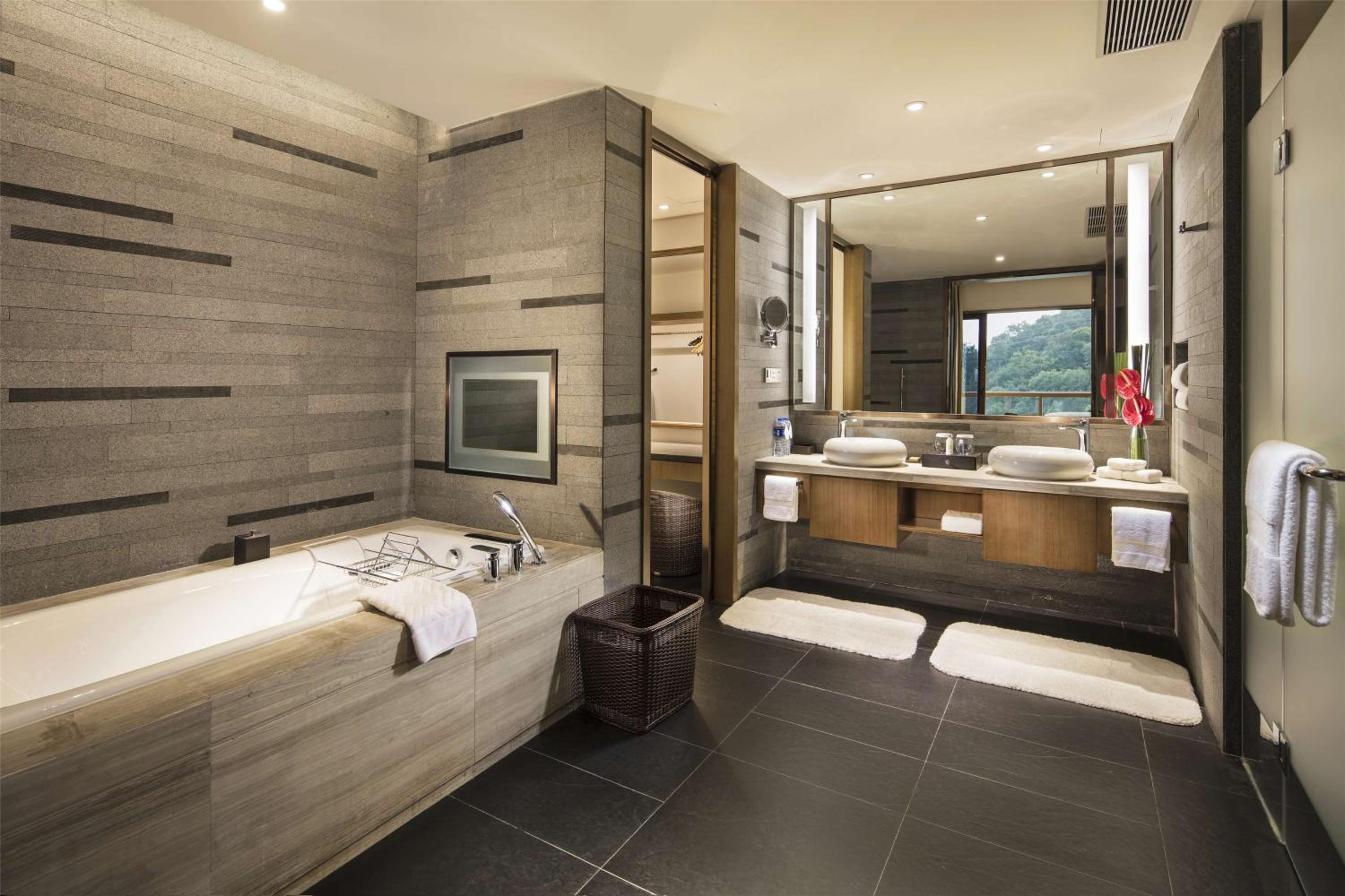 One-Bedroom Twin Suite photo 2