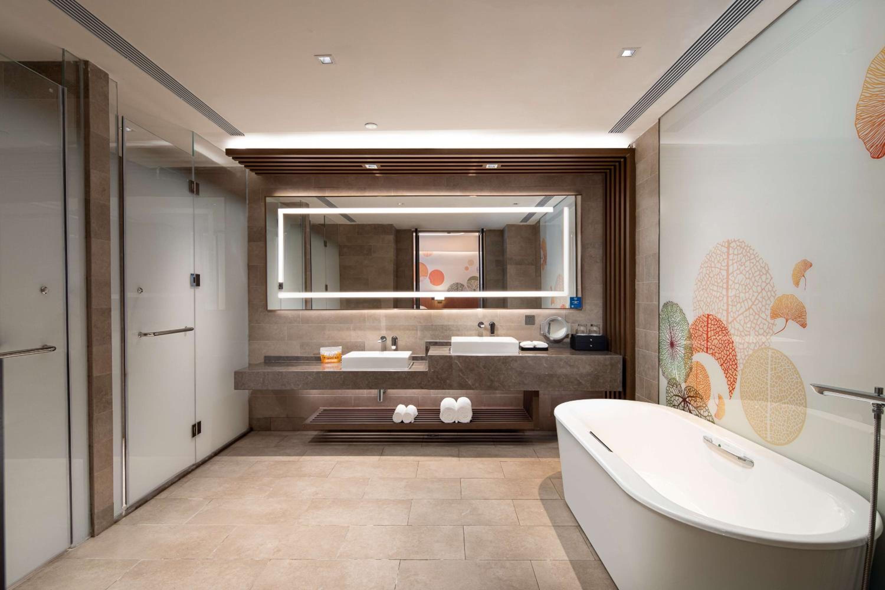 Premium King Suite - Photo 4