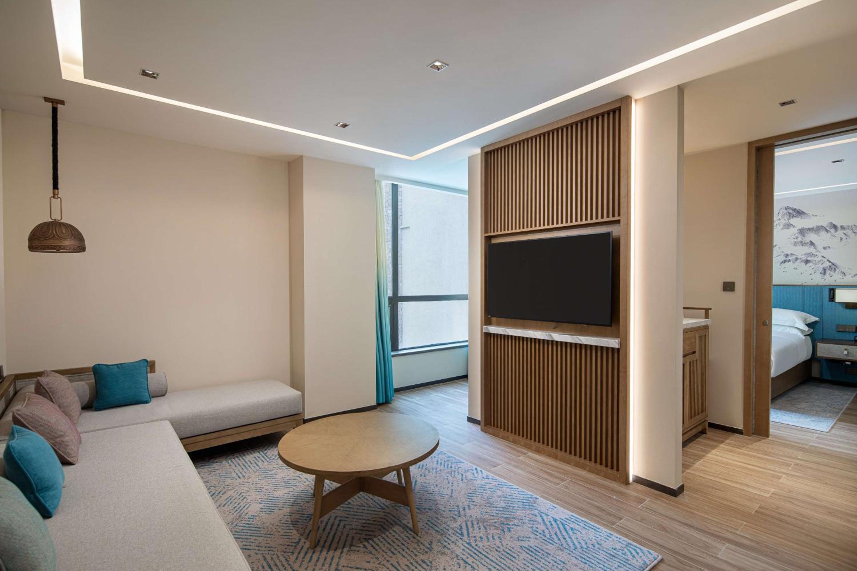 One-Bedroom King Suite - Photo 3