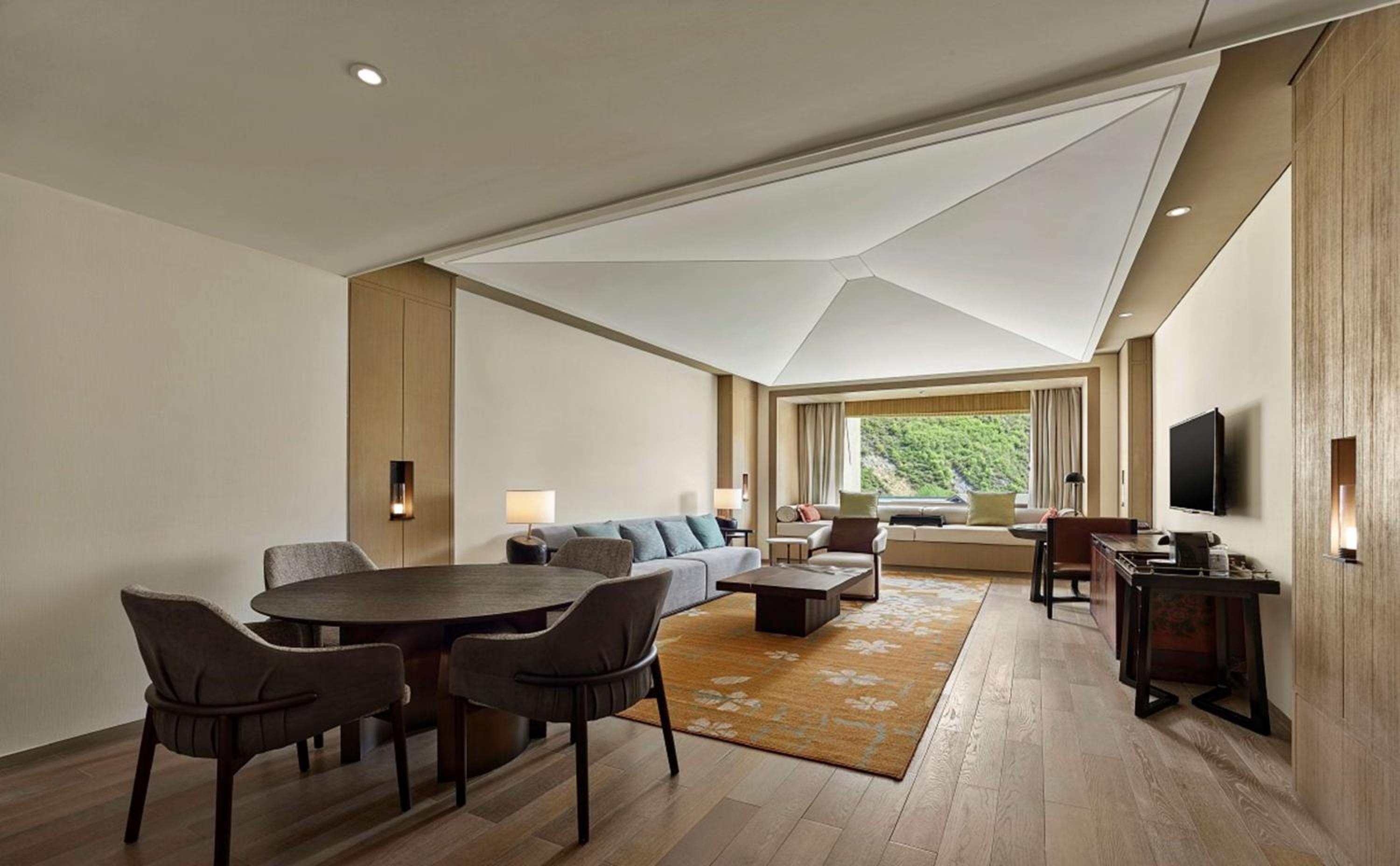 Hilton Suite photo 1