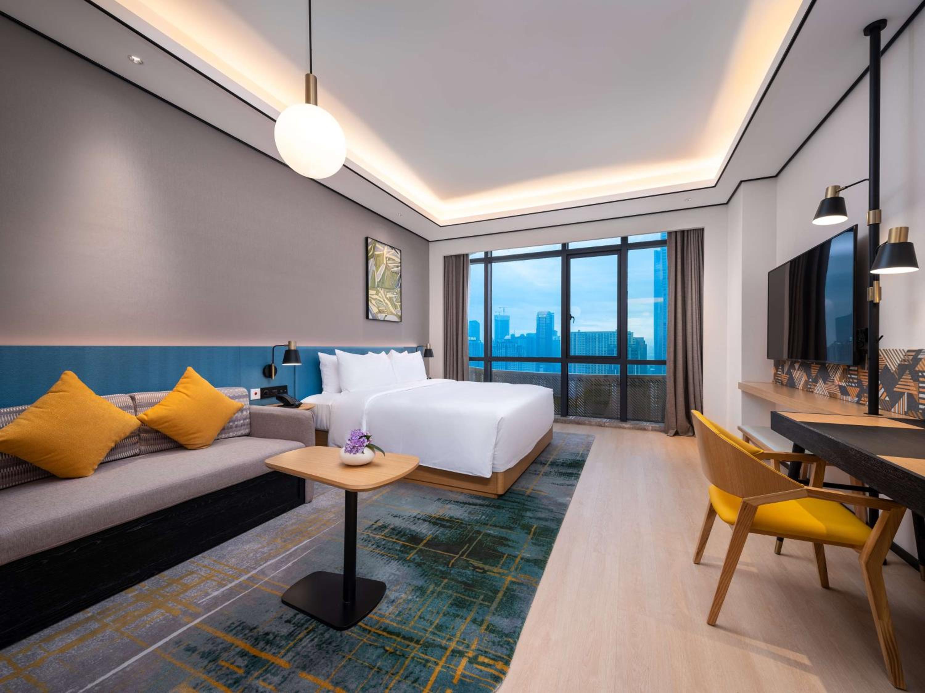 King Room - Mobility Accessible  - Photo 1