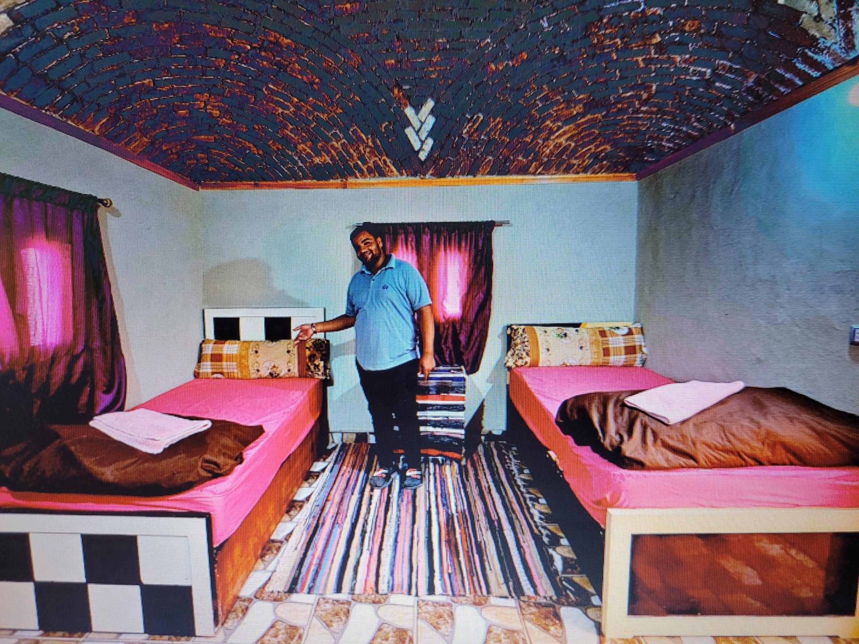Standard Twin Room with Mountain View photo 2