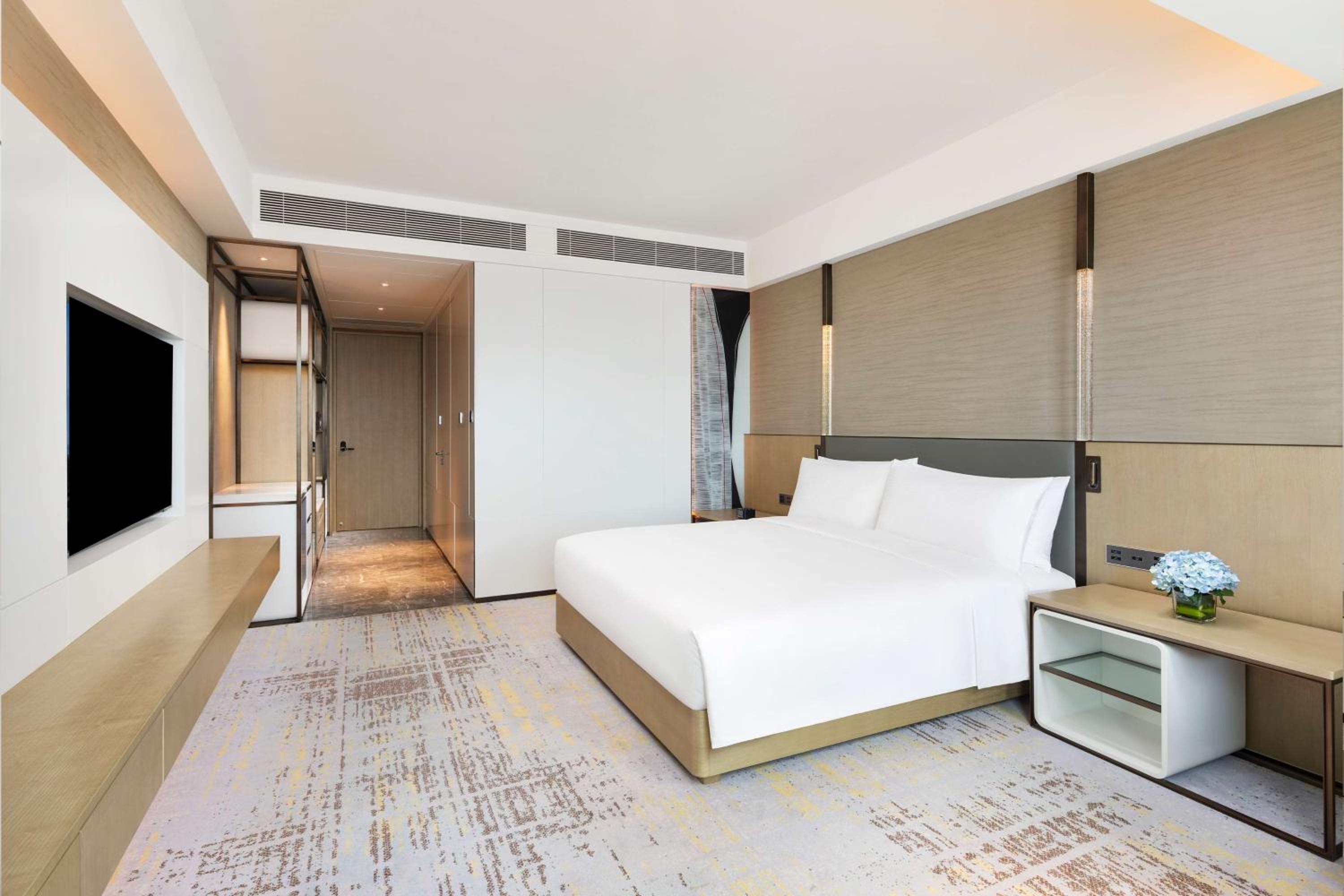 King Guest Room - Photo 1