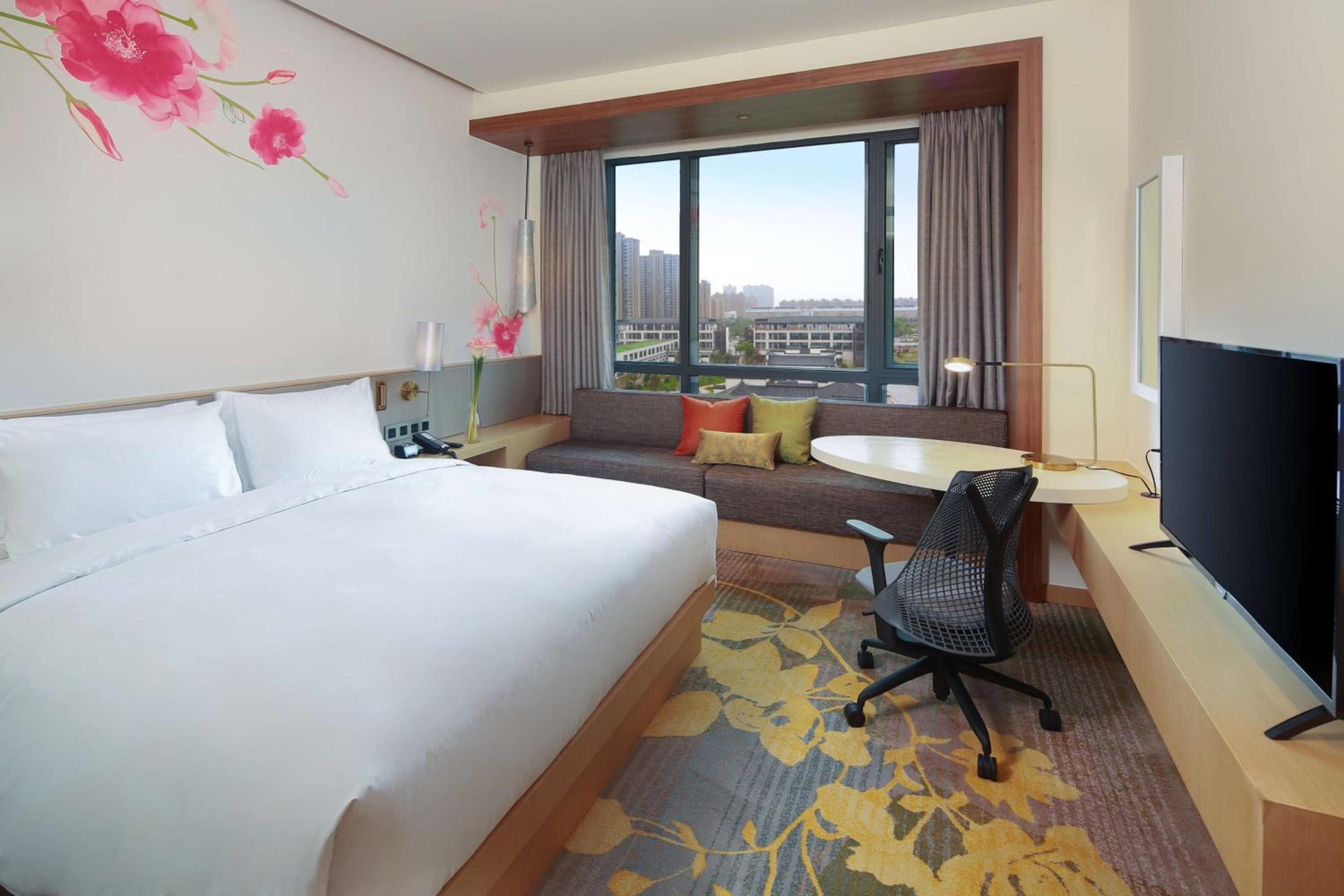 Deluxe King Room photo 3